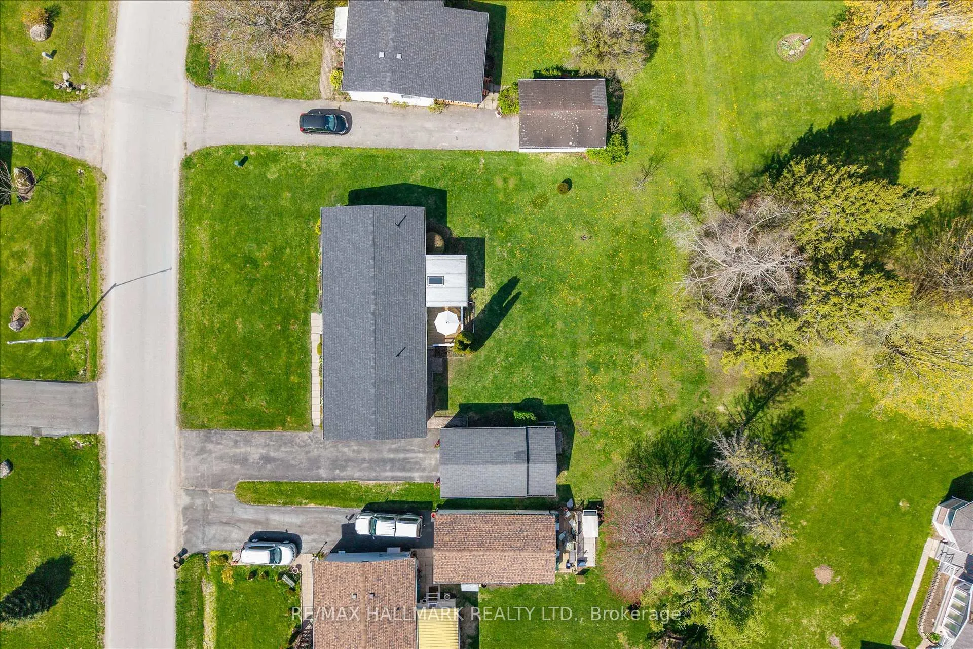 Photo 3 of 59 Damsel Circle, Georgina, Sutton & Jackson's Point — HOMEH