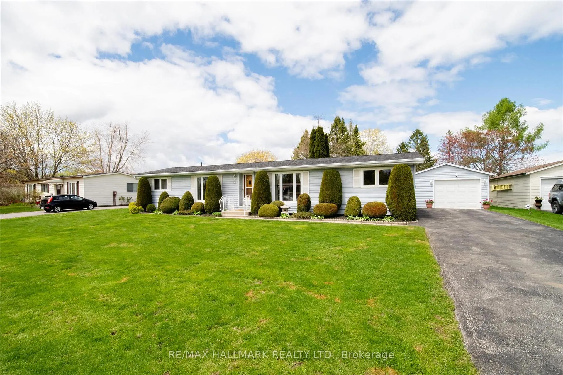 Photo 9 of 59 Damsel Circle, Georgina, Sutton & Jackson's Point — HOMEH