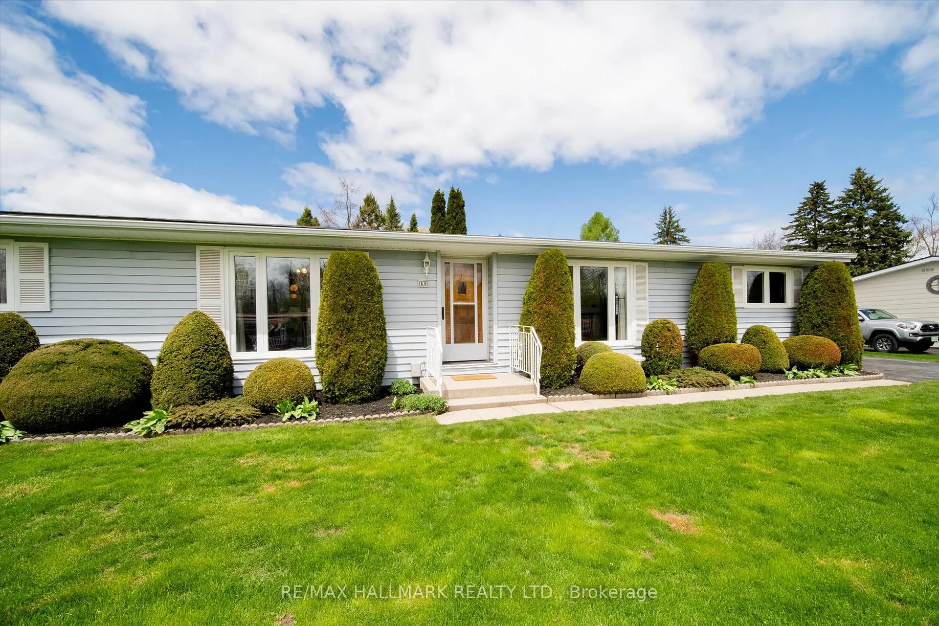 Photo 10 of 59 Damsel Circle, Georgina, Sutton & Jackson's Point — HOMEH