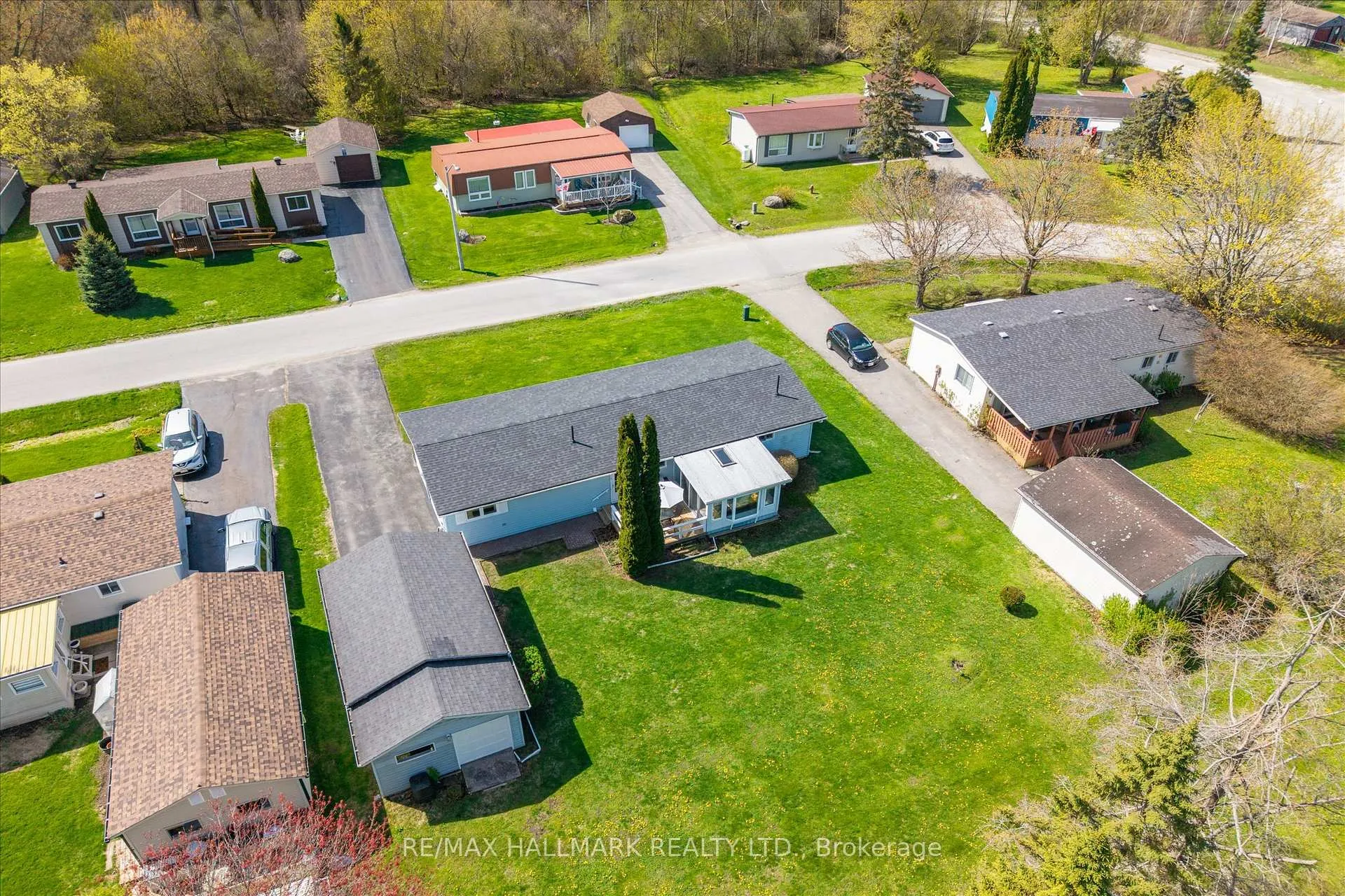 Photo 41 of 59 Damsel Circle, Georgina, Sutton & Jackson's Point — HOMEH