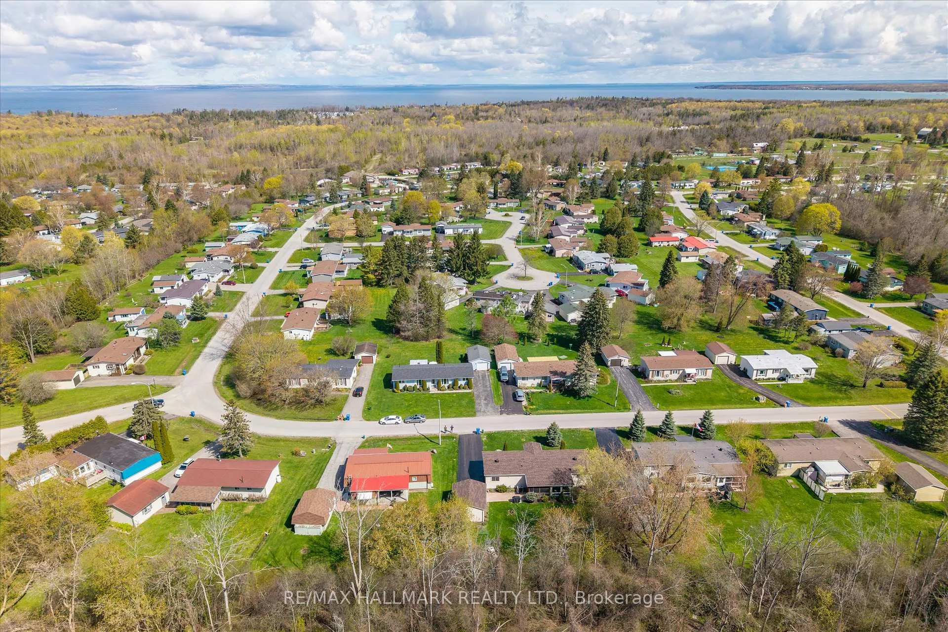 Photo 43 of 59 Damsel Circle, Georgina, Sutton & Jackson's Point — HOMEH