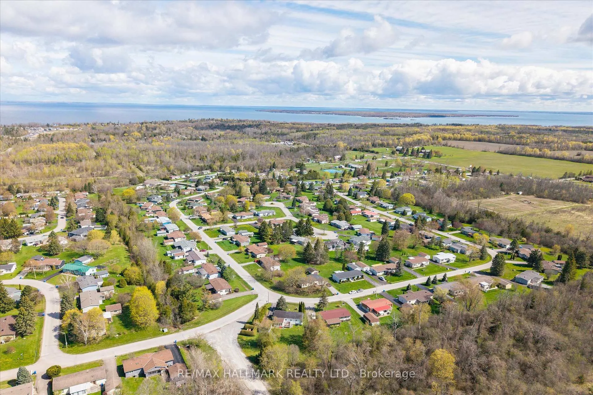 Photo 44 of 59 Damsel Circle, Georgina, Sutton & Jackson's Point — HOMEH