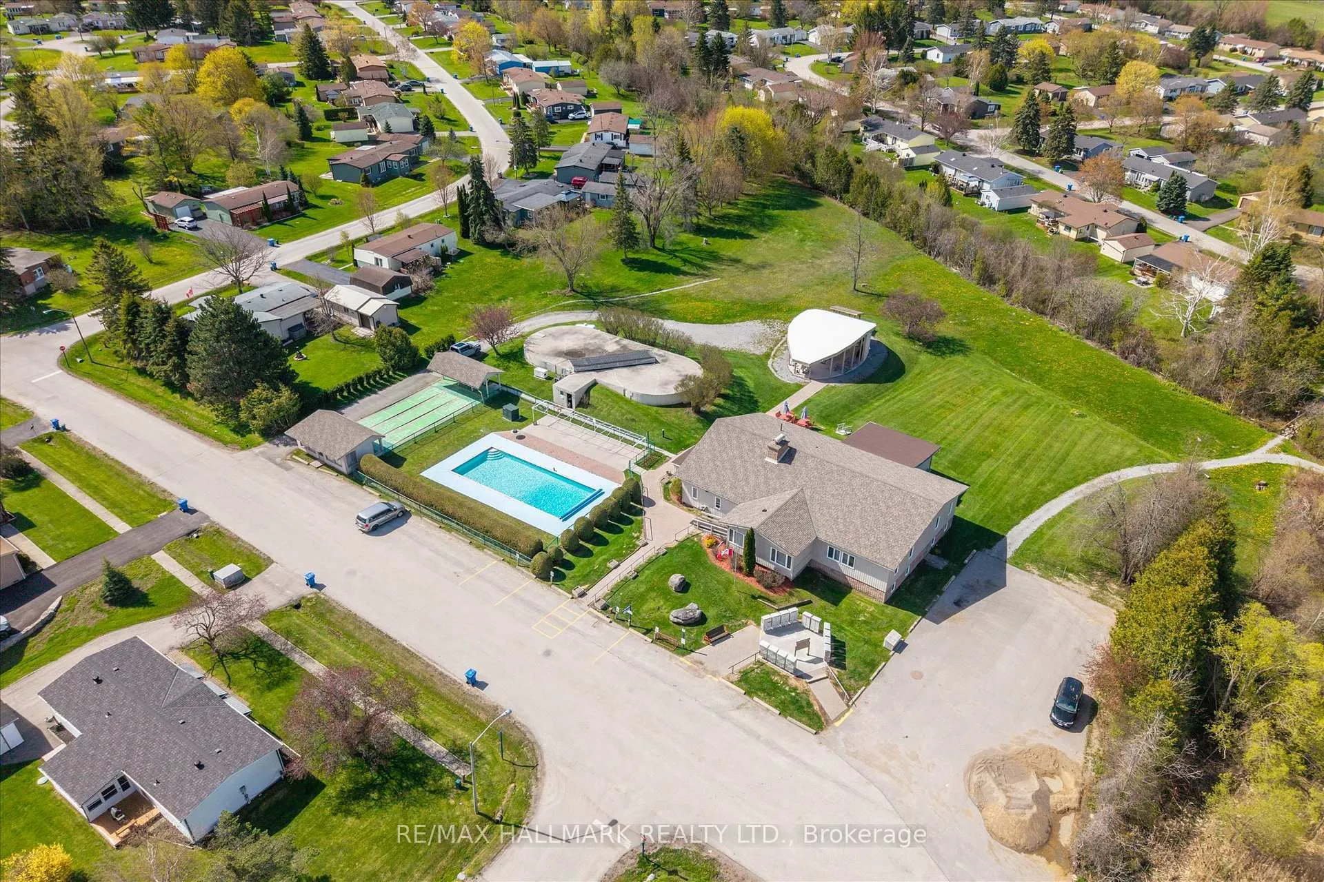 Photo 46 of 59 Damsel Circle, Georgina, Sutton & Jackson's Point — HOMEH