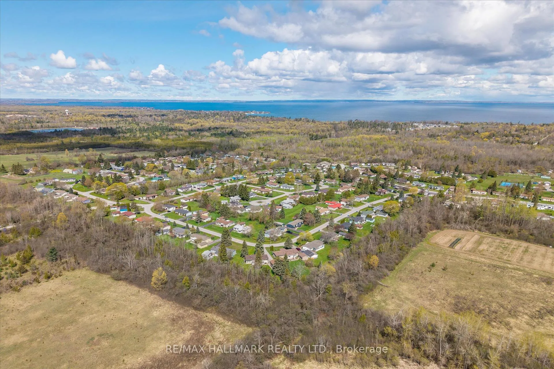 Photo 48 of 59 Damsel Circle, Georgina, Sutton & Jackson's Point — HOMEH