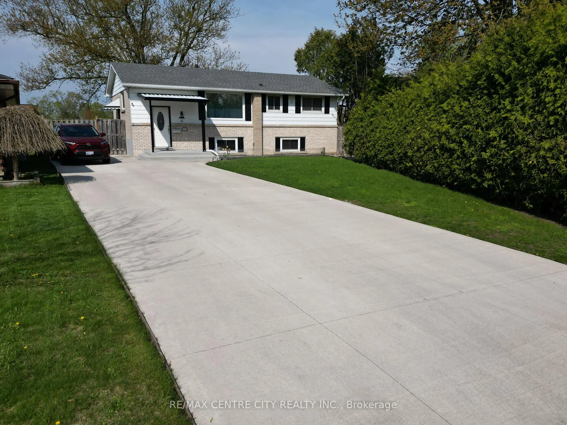 Front of 11 Kenwood Crescent