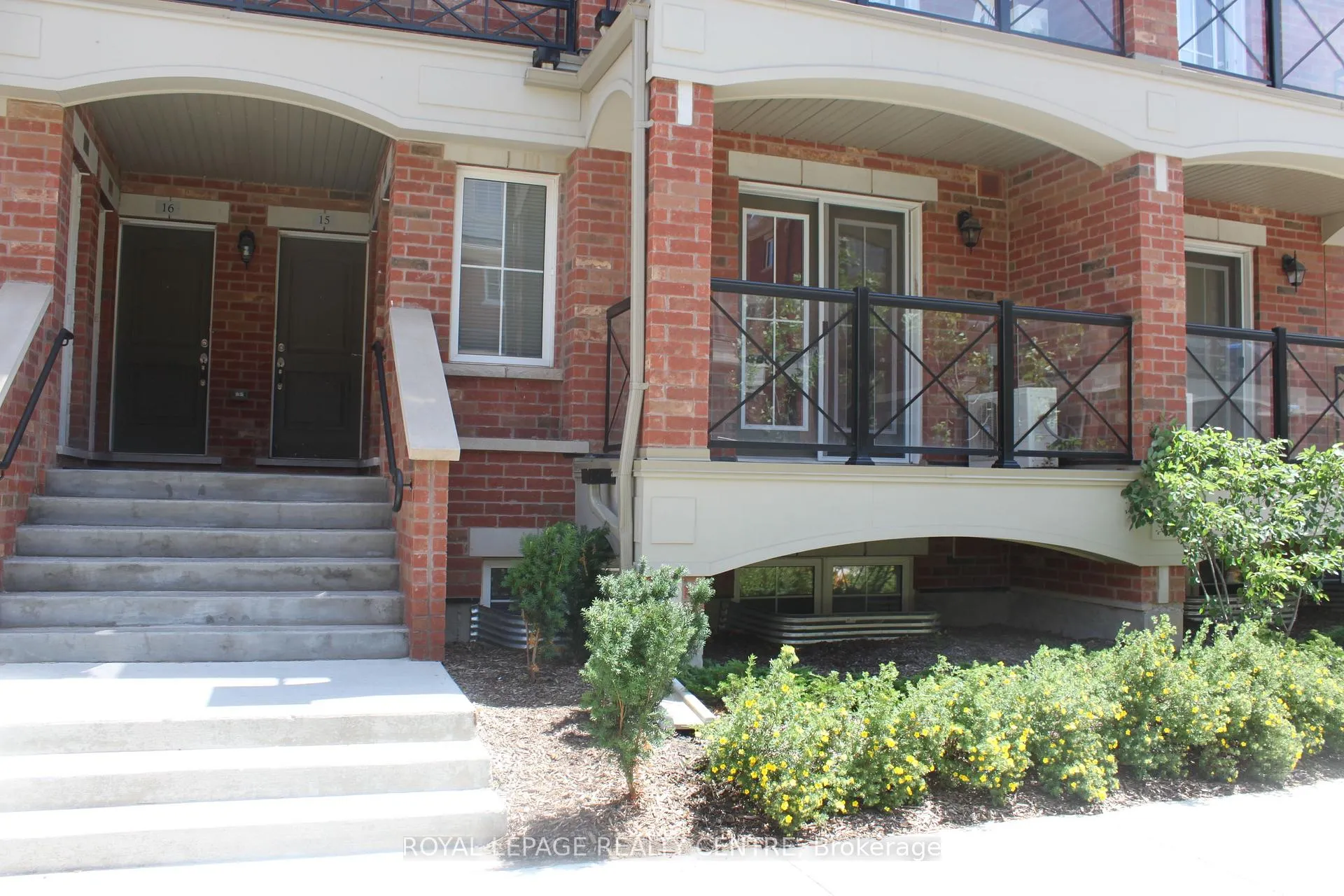 Front of Unit 13, 47 Hays Boulevard