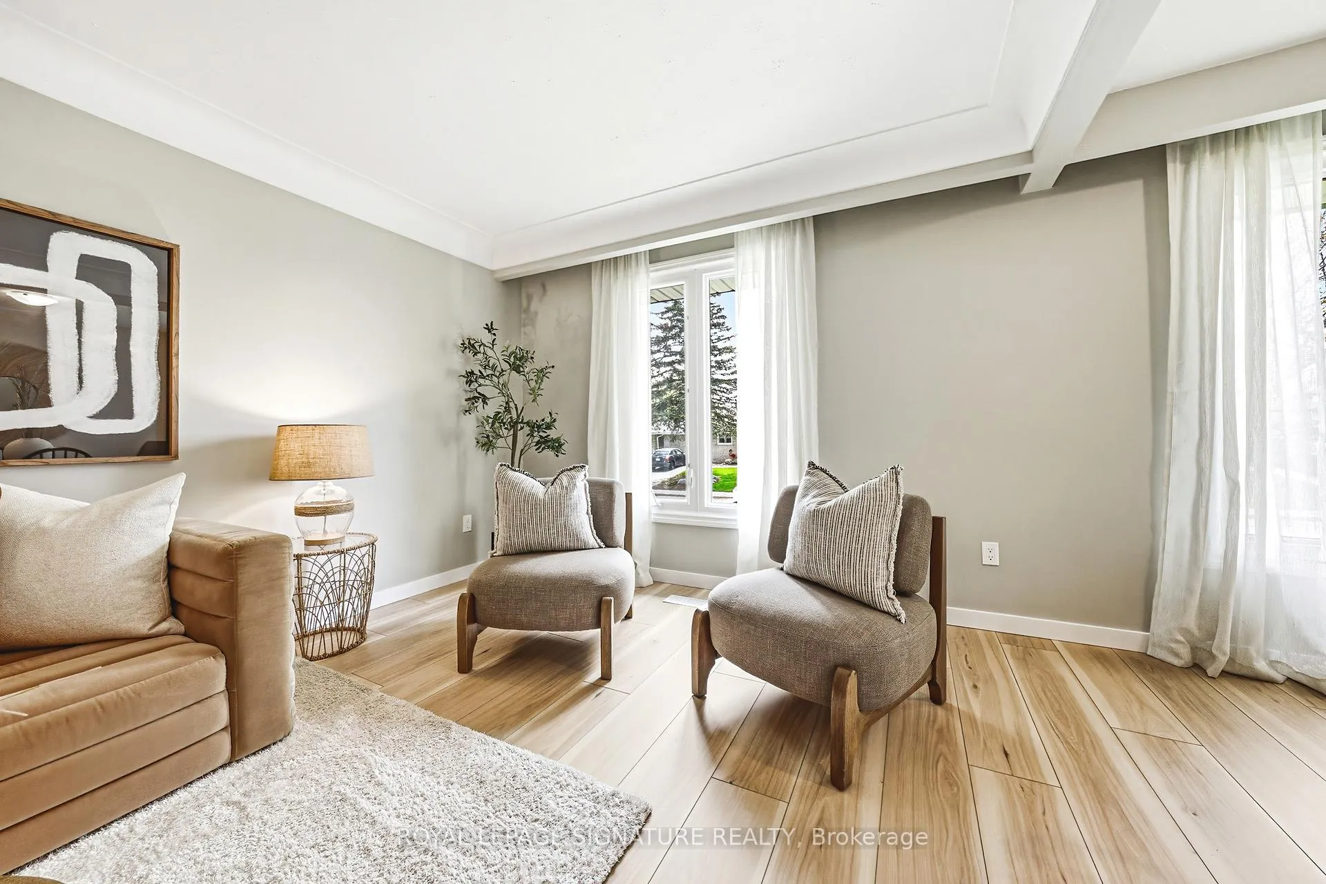 Photo 8 of 104 Gardiner Drive, Hamilton, Gilkson — HOMEH