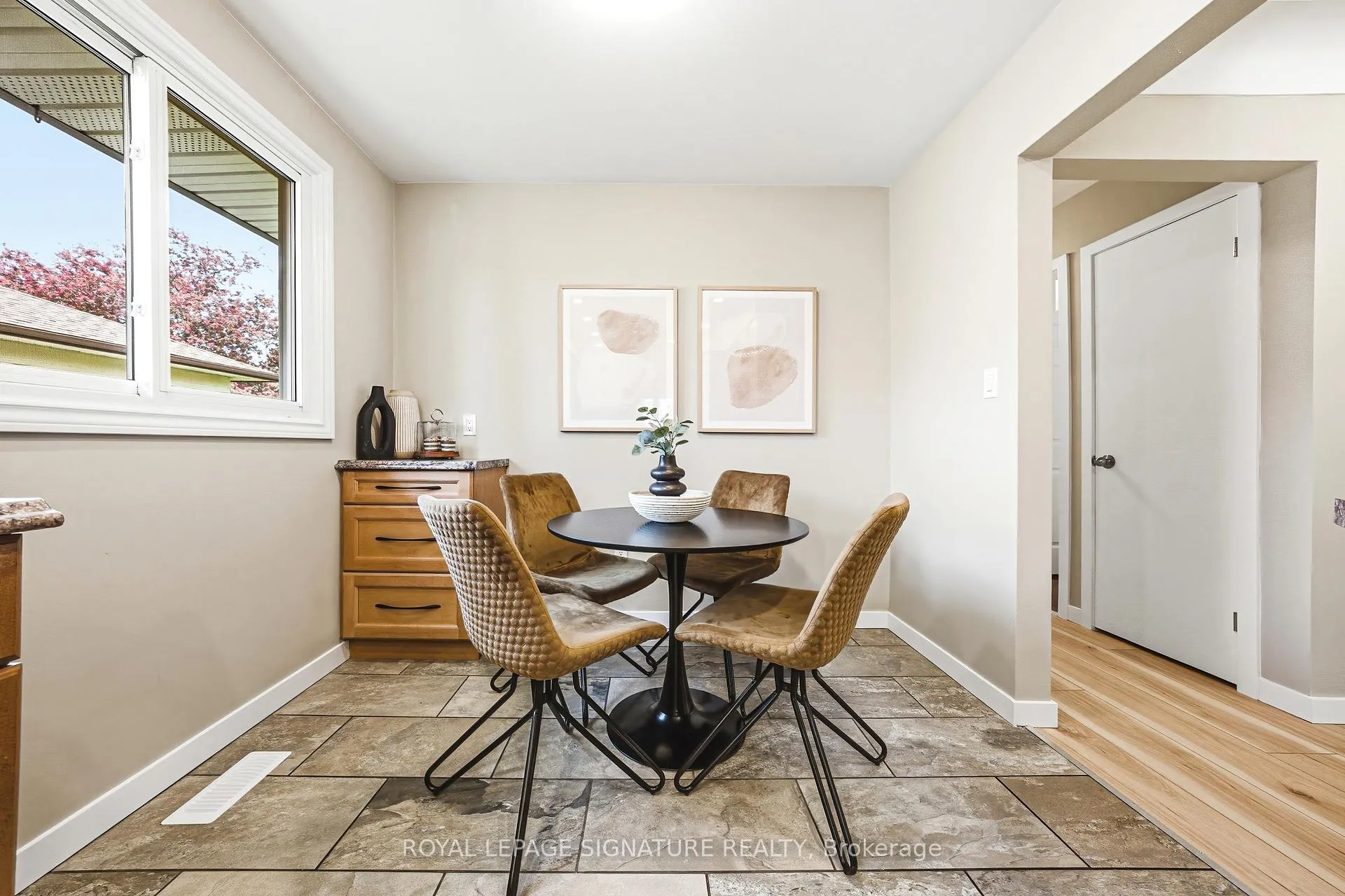 Photo 15 of 104 Gardiner Drive, Hamilton, Gilkson — HOMEH