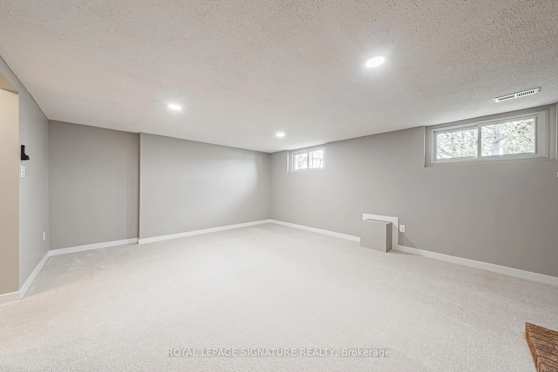 Photo 26 of 104 Gardiner Drive, Hamilton, Gilkson — HOMEH