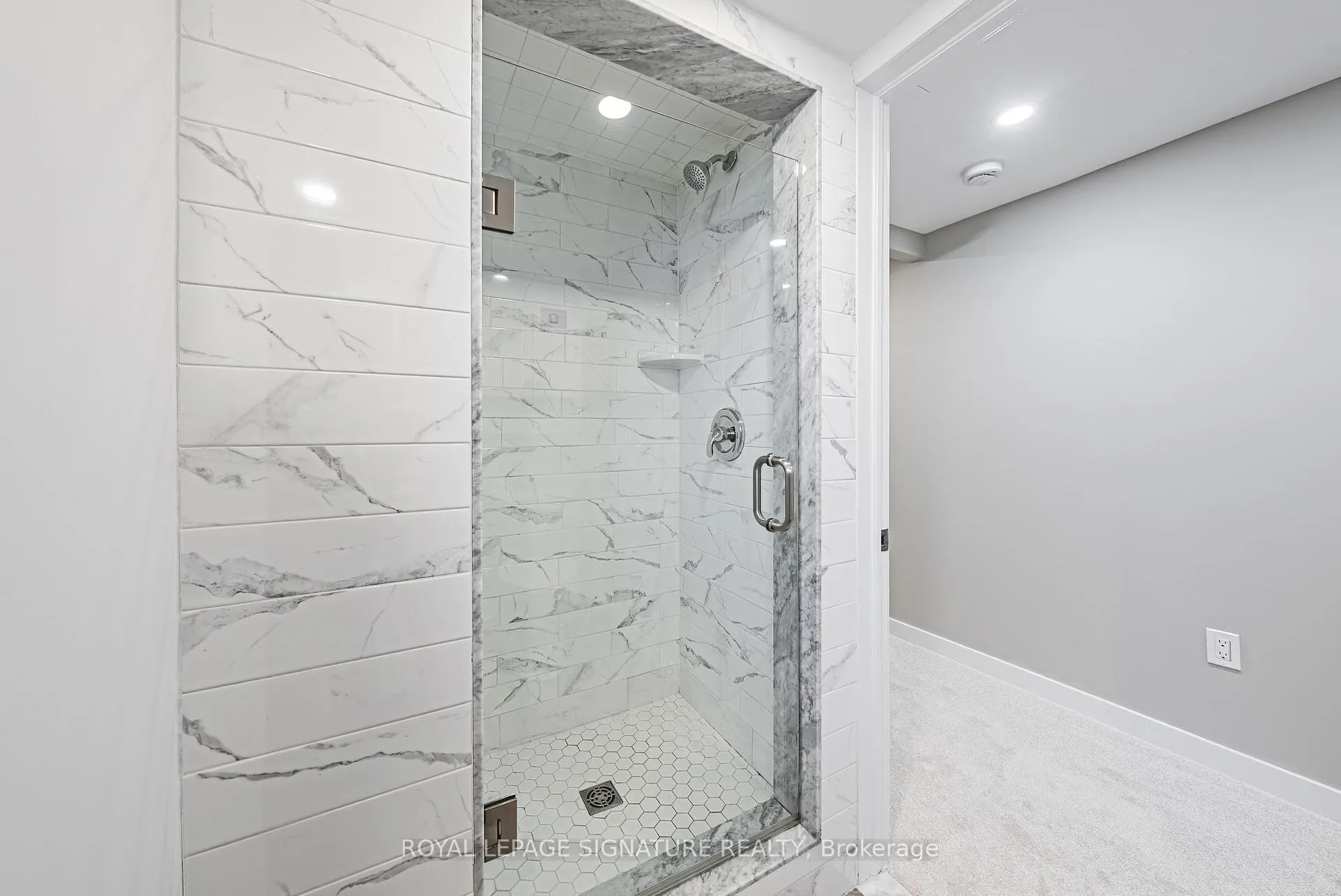 Photo 28 of 104 Gardiner Drive, Hamilton, Gilkson — HOMEH