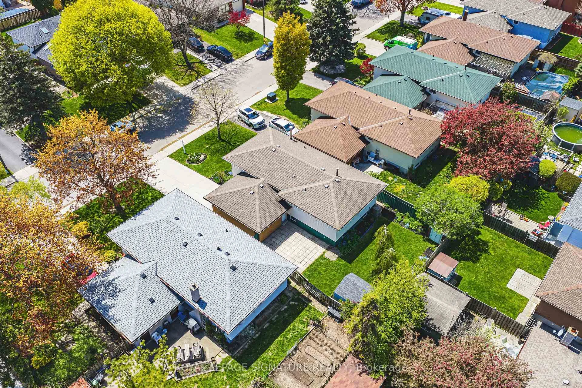 Photo 34 of 104 Gardiner Drive, Hamilton, Gilkson — HOMEH