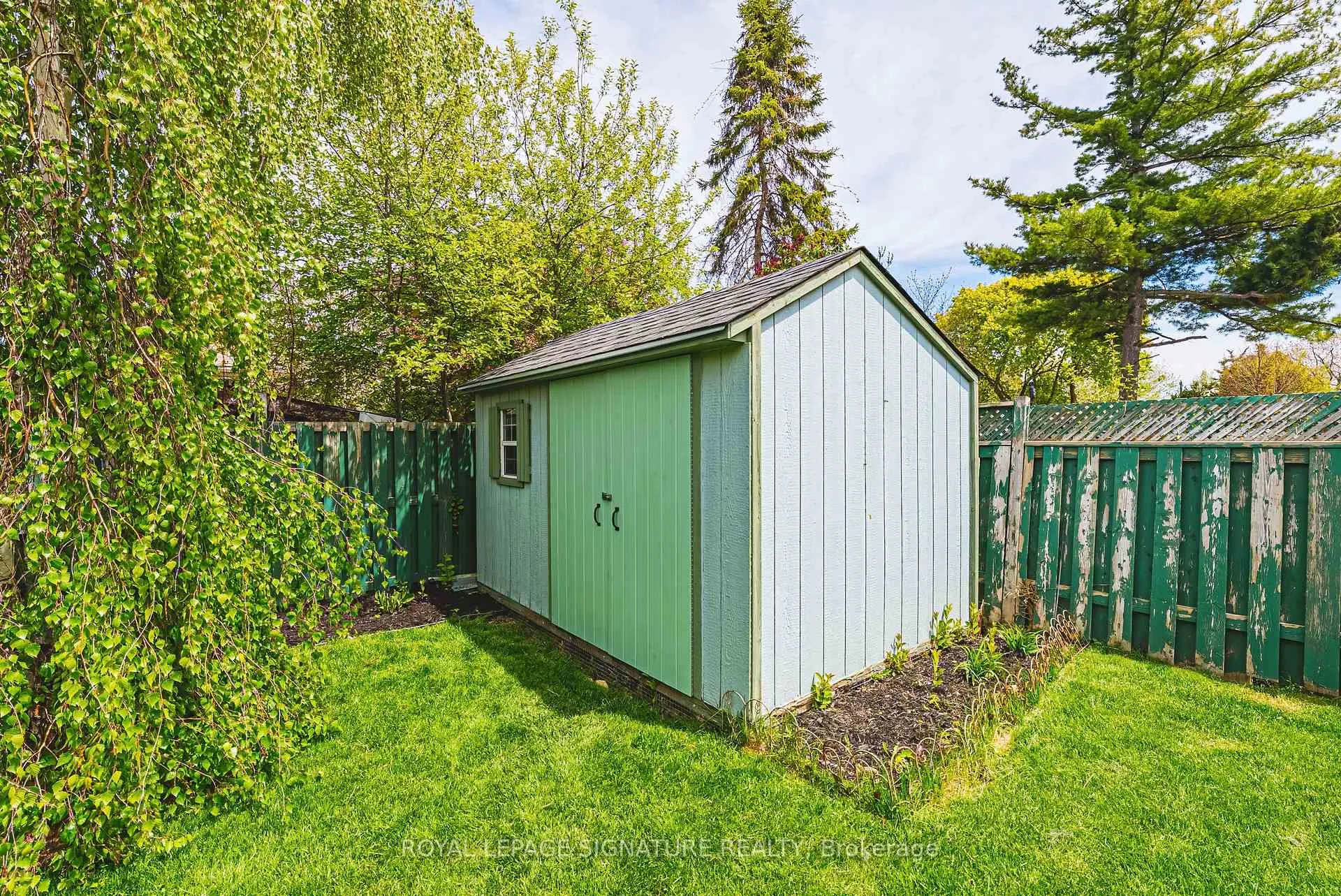 Photo 37 of 104 Gardiner Drive, Hamilton, Gilkson — HOMEH
