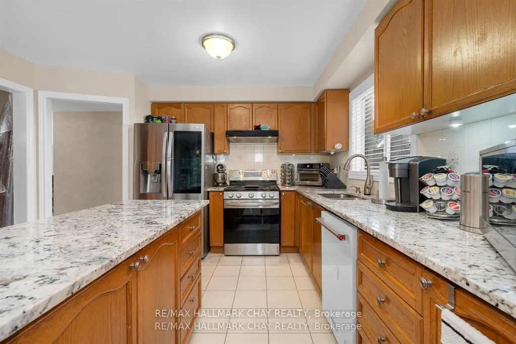 Photo 6 of 82 Bishop Drive, Barrie, Ardagh — HOMEH