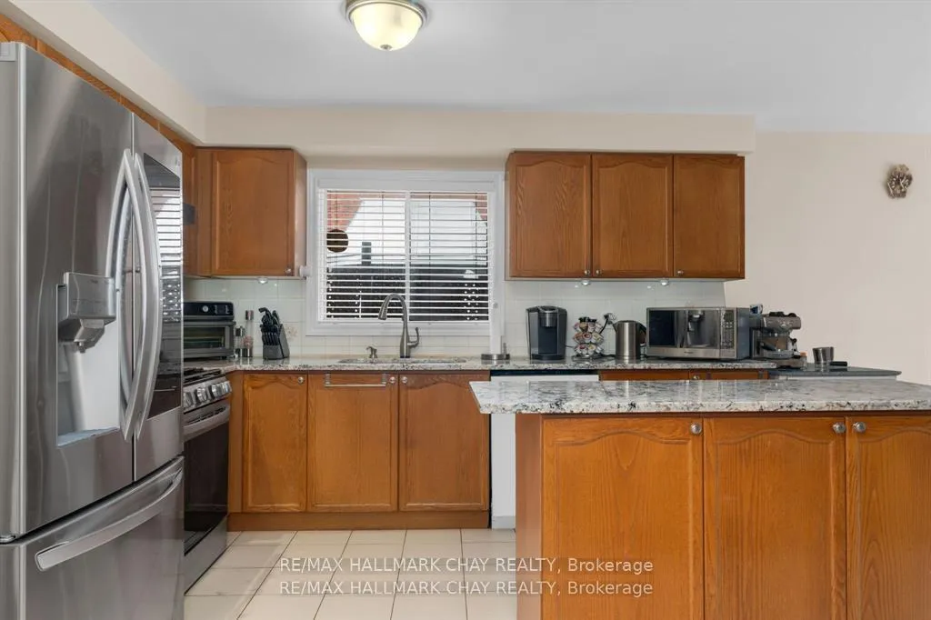 Photo 8 of 82 Bishop Drive, Barrie, Ardagh — HOMEH