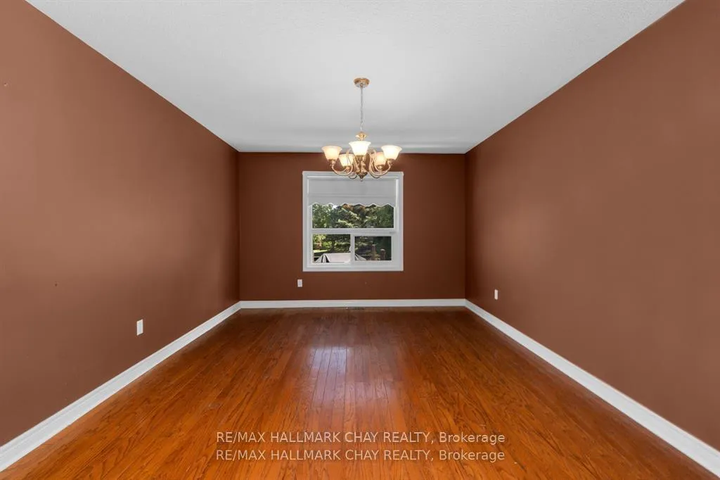 Photo 14 of 82 Bishop Drive, Barrie, Ardagh — HOMEH
