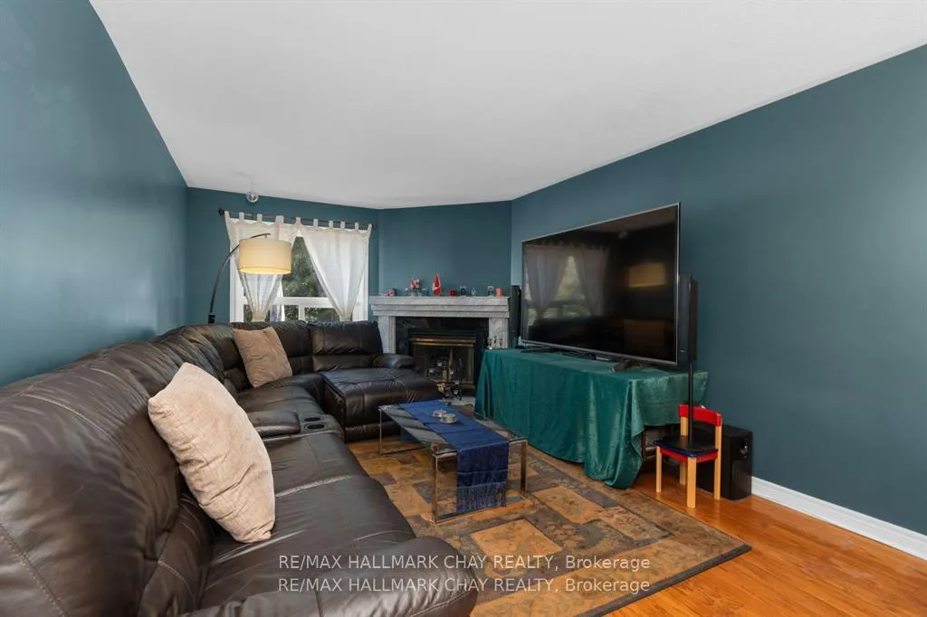 Photo 15 of 82 Bishop Drive, Barrie, Ardagh — HOMEH