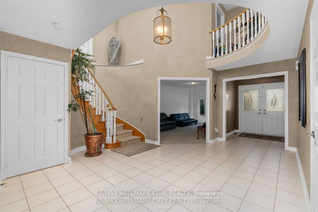 Photo 16 of 82 Bishop Drive, Barrie, Ardagh — HOMEH