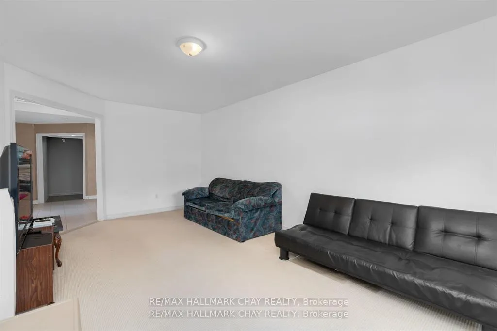 Photo 18 of 82 Bishop Drive, Barrie, Ardagh — HOMEH