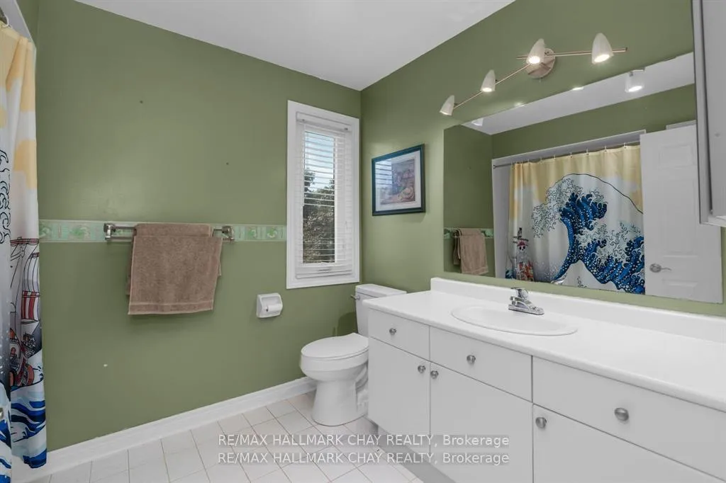 Photo 21 of 82 Bishop Drive, Barrie, Ardagh — HOMEH