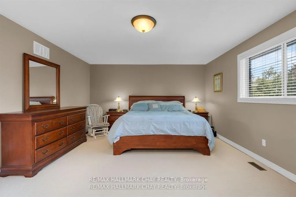 Photo 24 of 82 Bishop Drive, Barrie, Ardagh — HOMEH