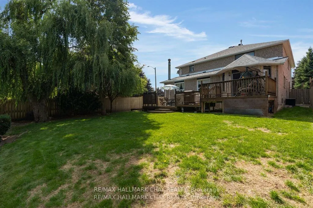 Photo 33 of 82 Bishop Drive, Barrie, Ardagh — HOMEH