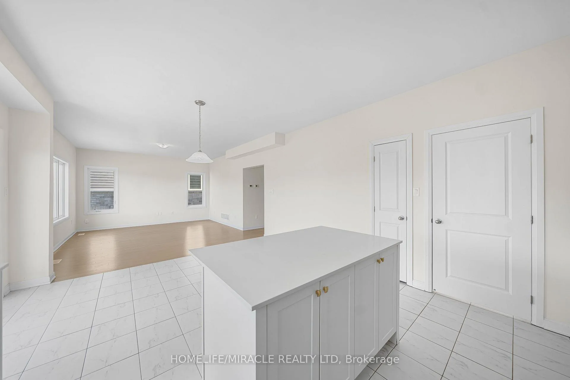 Photo 9 of 111 Windermere Boulevard, Loyalist, Bath — HOMEH