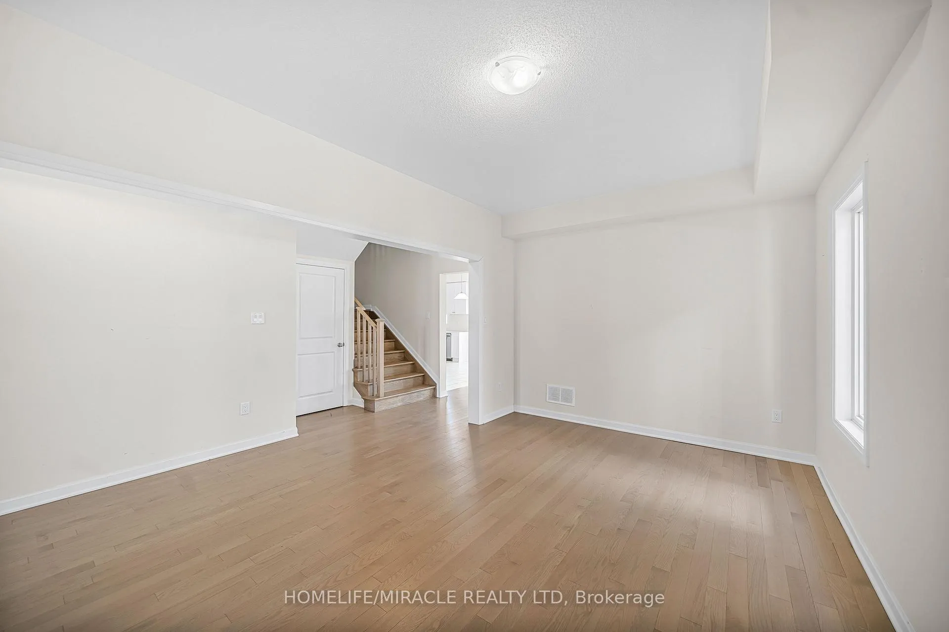 Photo 14 of 111 Windermere Boulevard, Loyalist, Bath — HOMEH