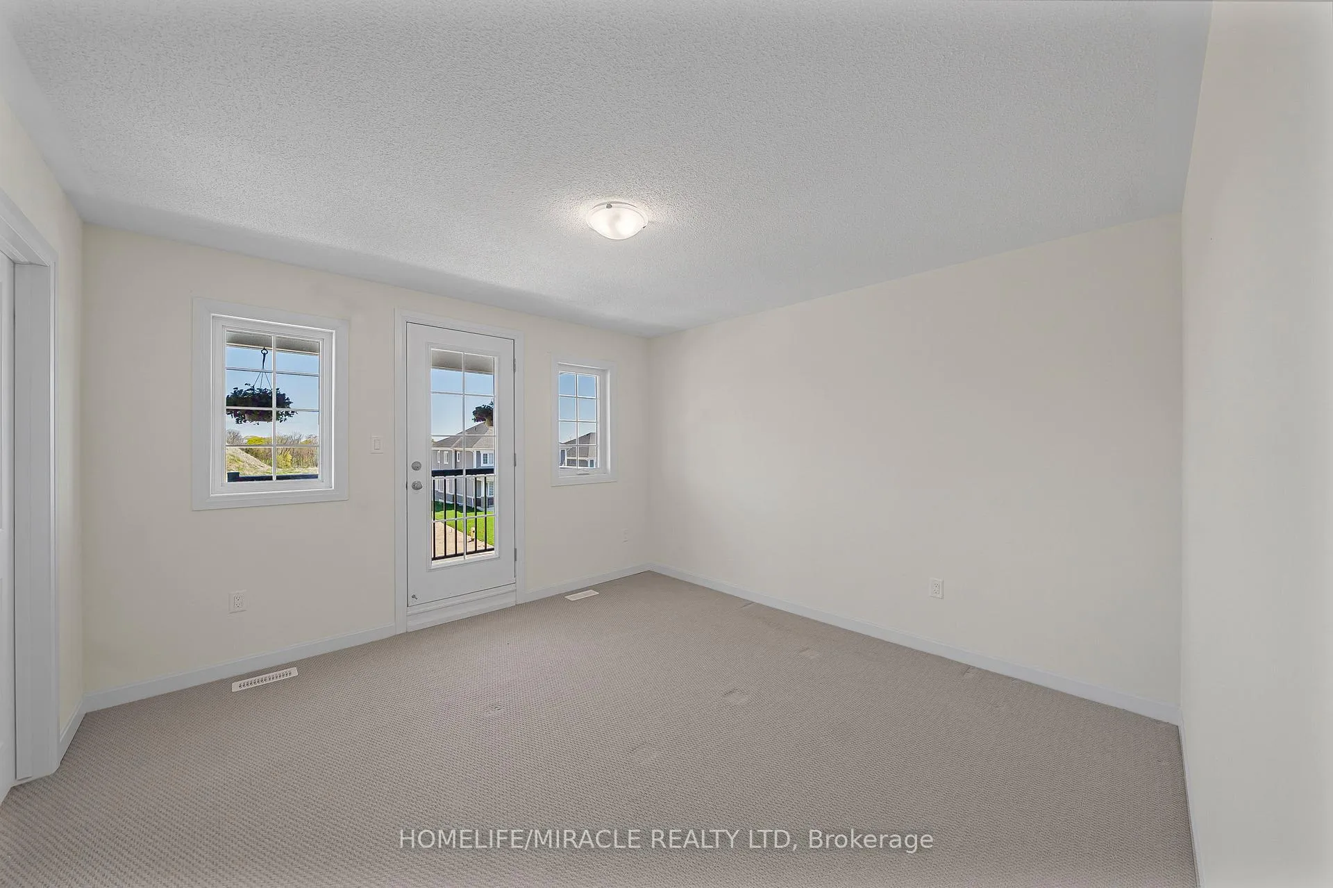 Photo 18 of 111 Windermere Boulevard, Loyalist, Bath — HOMEH