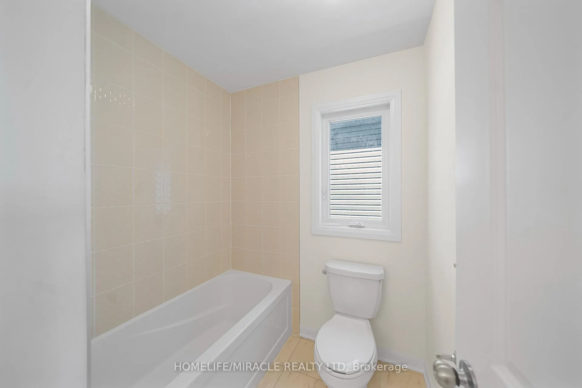 Photo 32 of 111 Windermere Boulevard, Loyalist, Bath — HOMEH