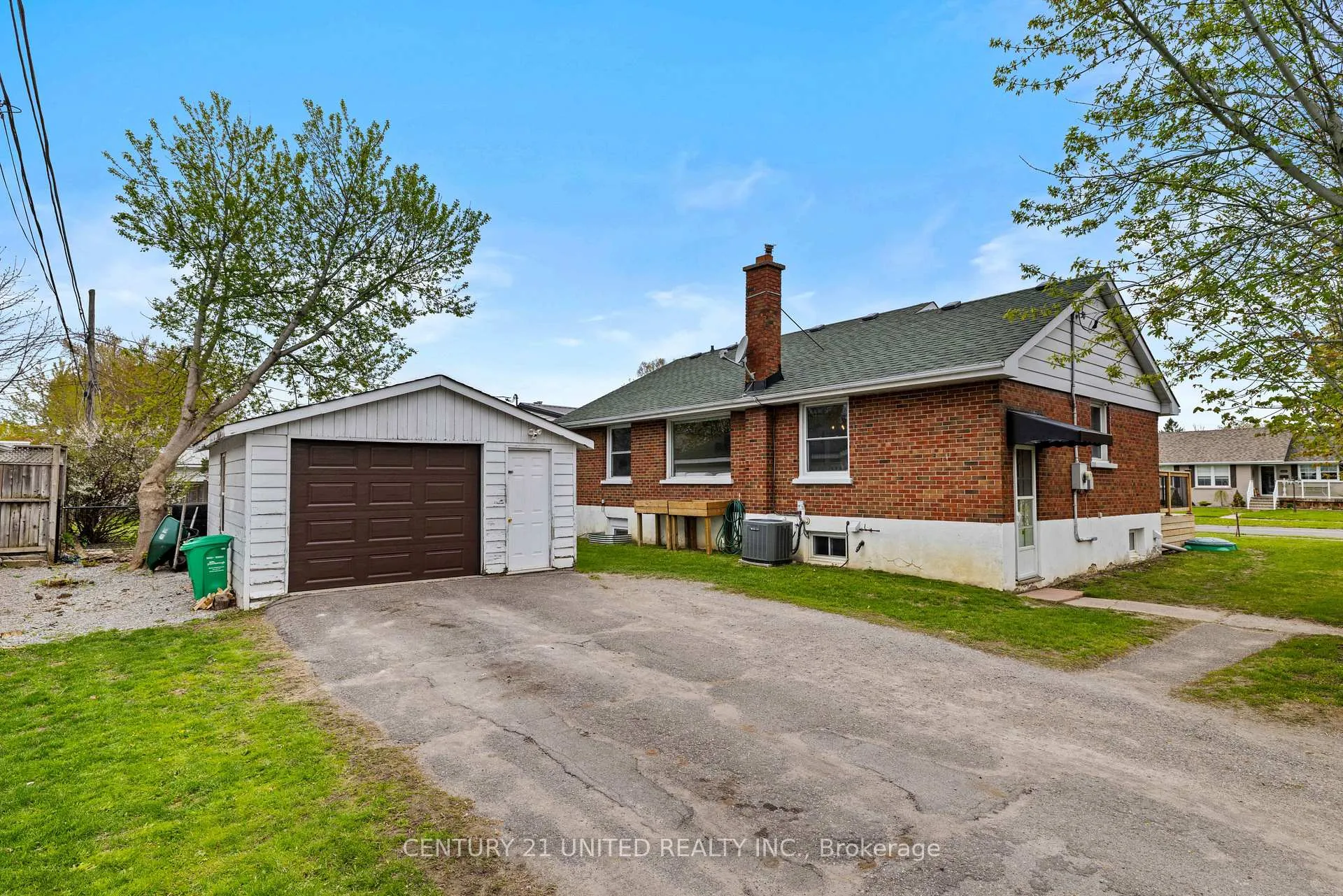 Photo 3 of 605 Harold Drive, Peterborough, Otonabee Ward 1 — HOMEH
