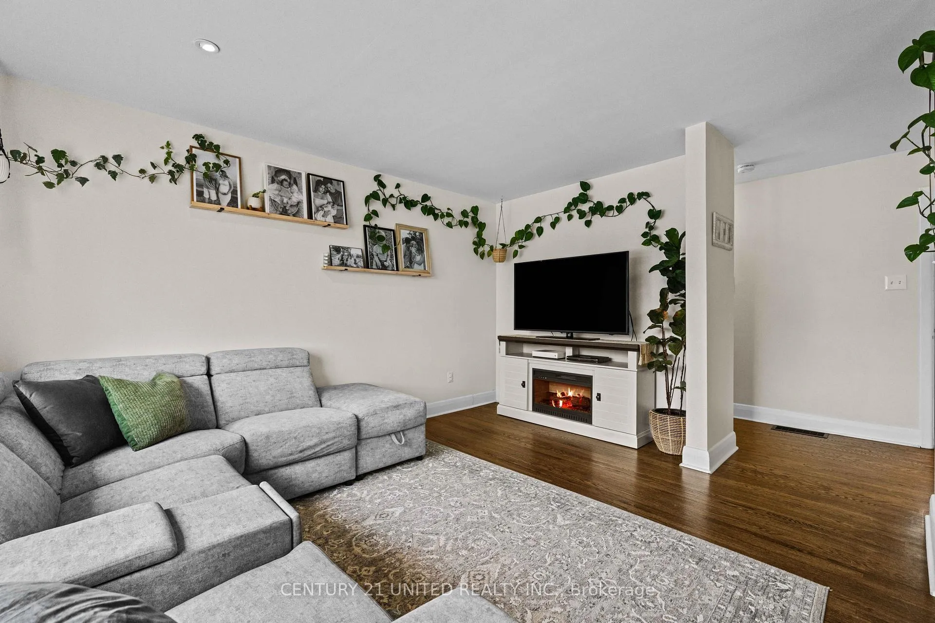 Photo 13 of 605 Harold Drive, Peterborough, Otonabee Ward 1 — HOMEH