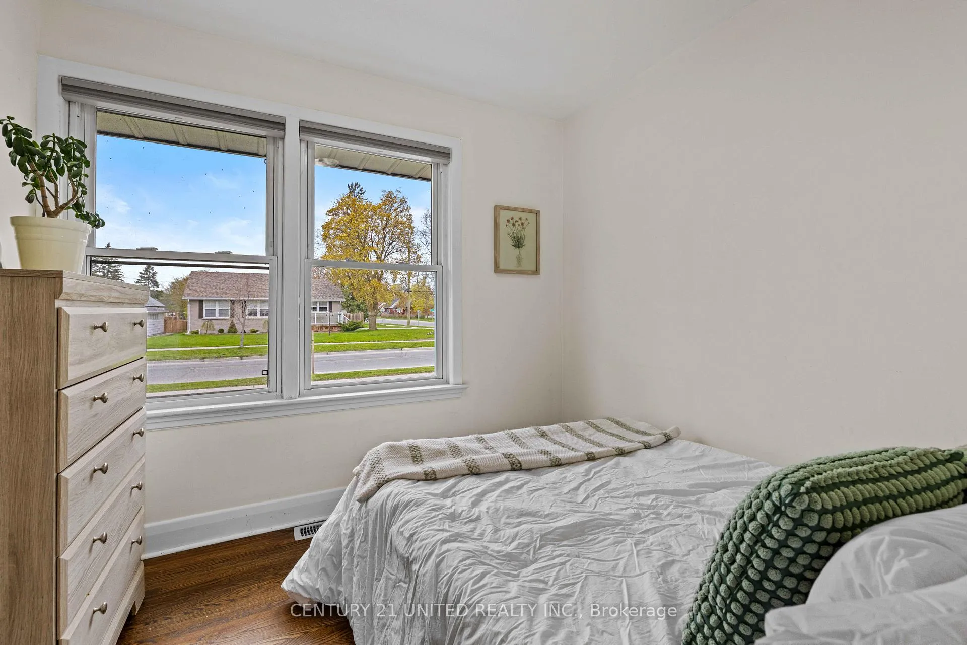 Photo 17 of 605 Harold Drive, Peterborough, Otonabee Ward 1 — HOMEH