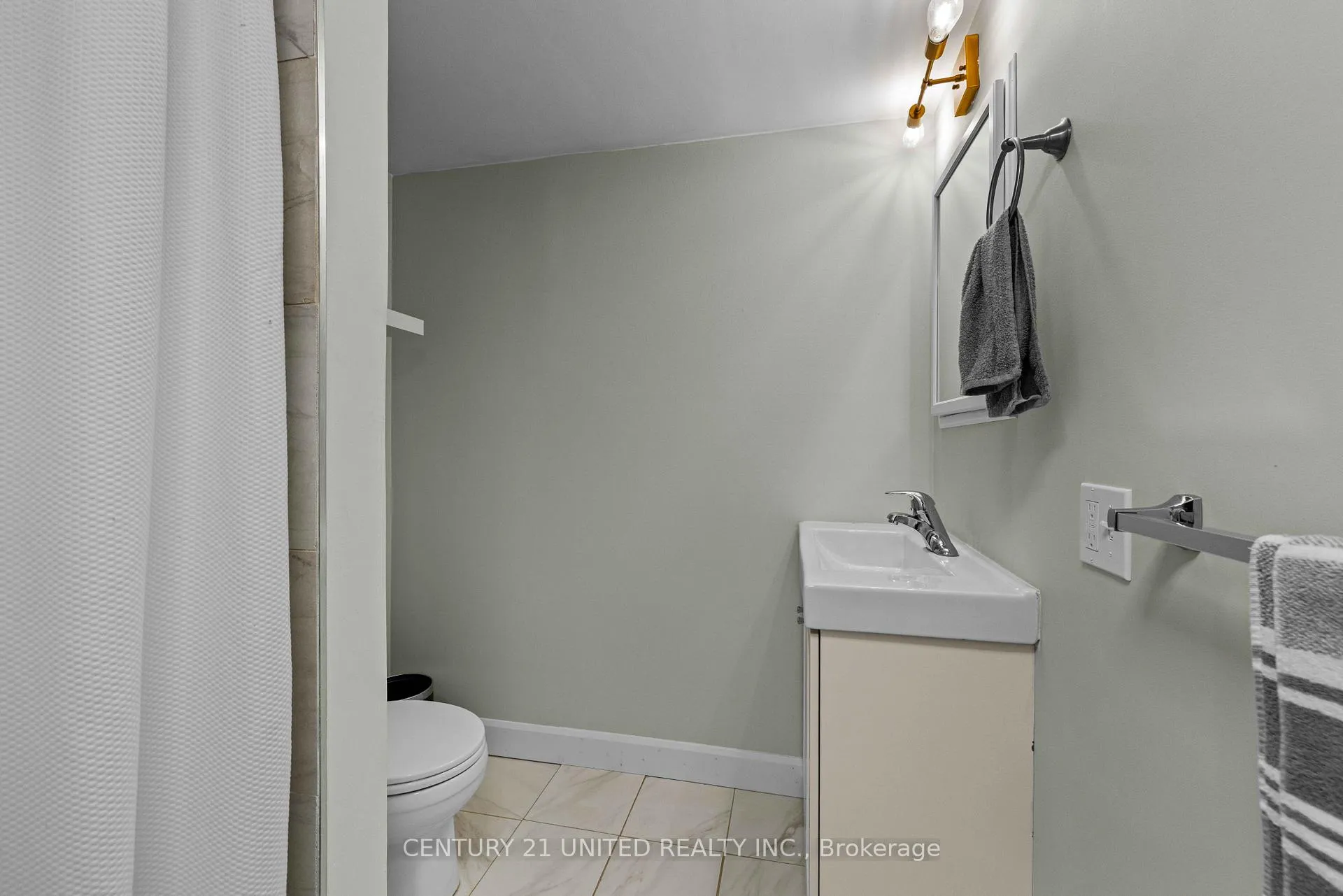 Photo 26 of 605 Harold Drive, Peterborough, Otonabee Ward 1 — HOMEH