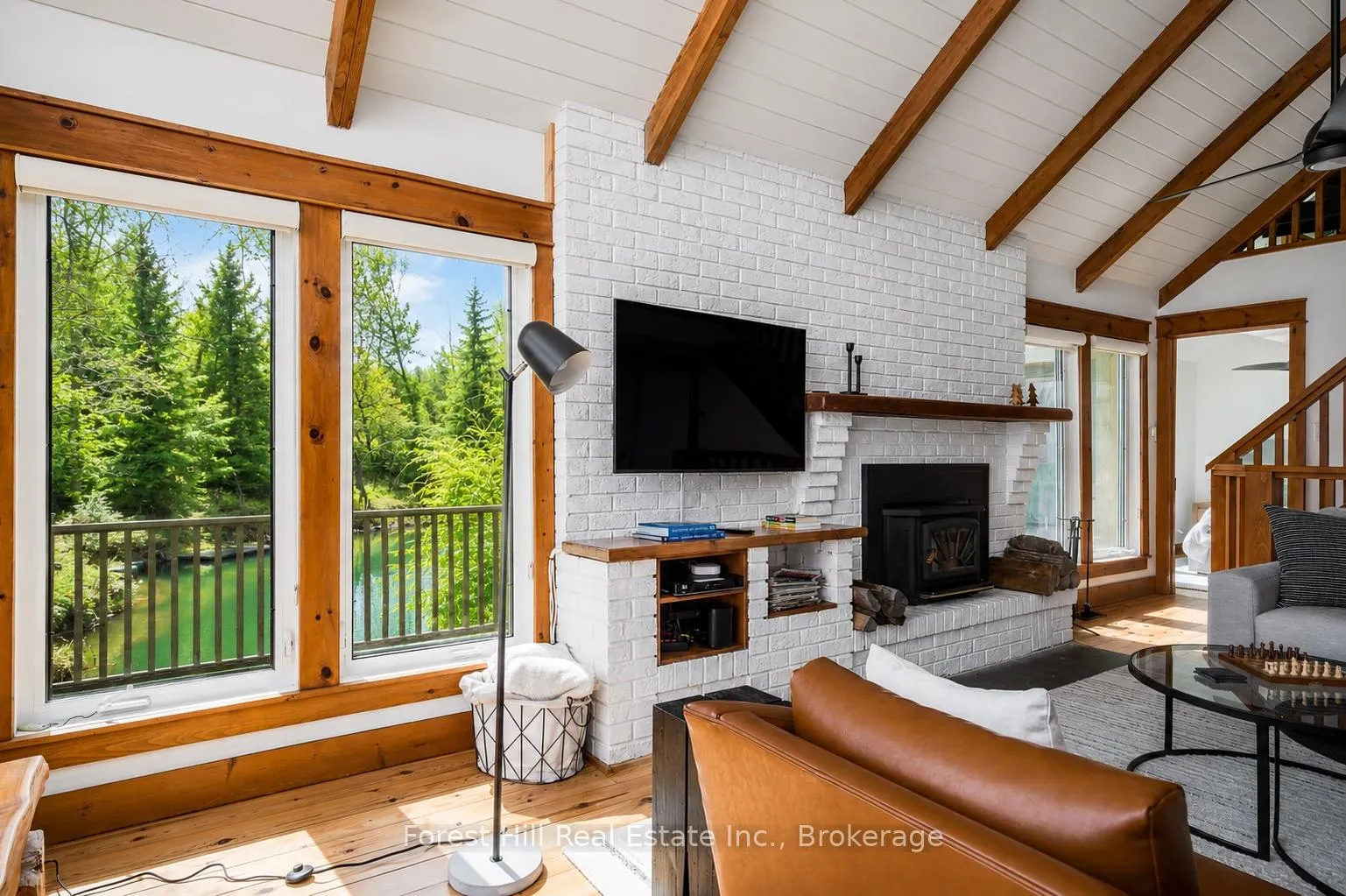 Photo 4 of 246 Northmount Crescent, Blue Mountains — HOMEH