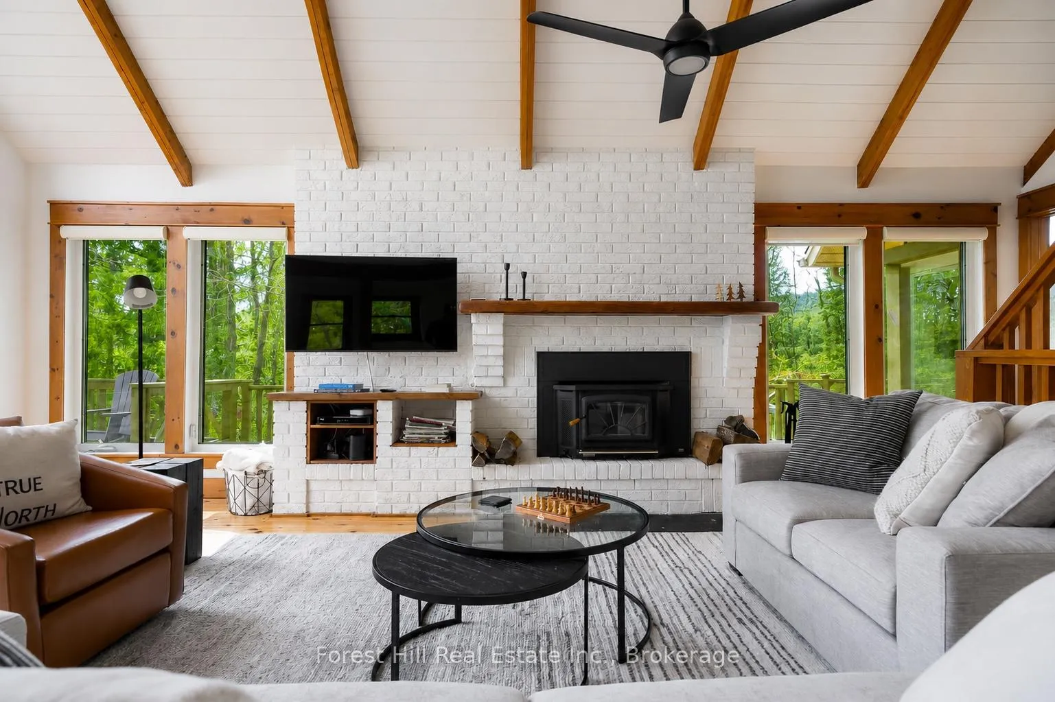 Photo 5 of 246 Northmount Crescent, Blue Mountains — HOMEH