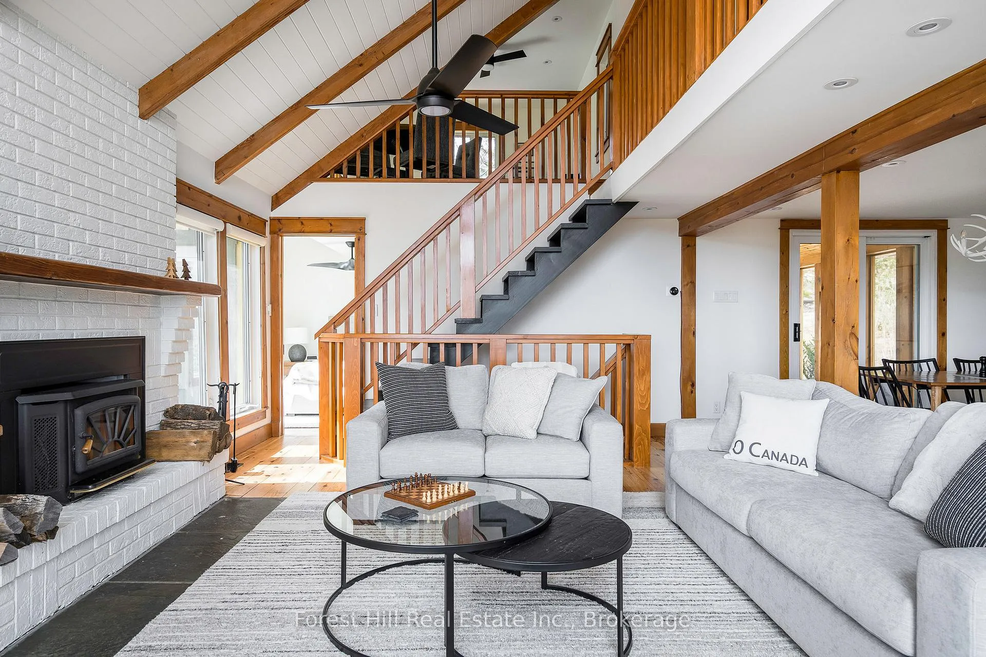 Photo 6 of 246 Northmount Crescent, Blue Mountains — HOMEH