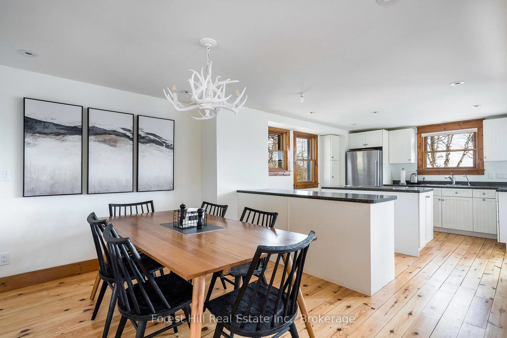 Photo 12 of 246 Northmount Crescent, Blue Mountains — HOMEH