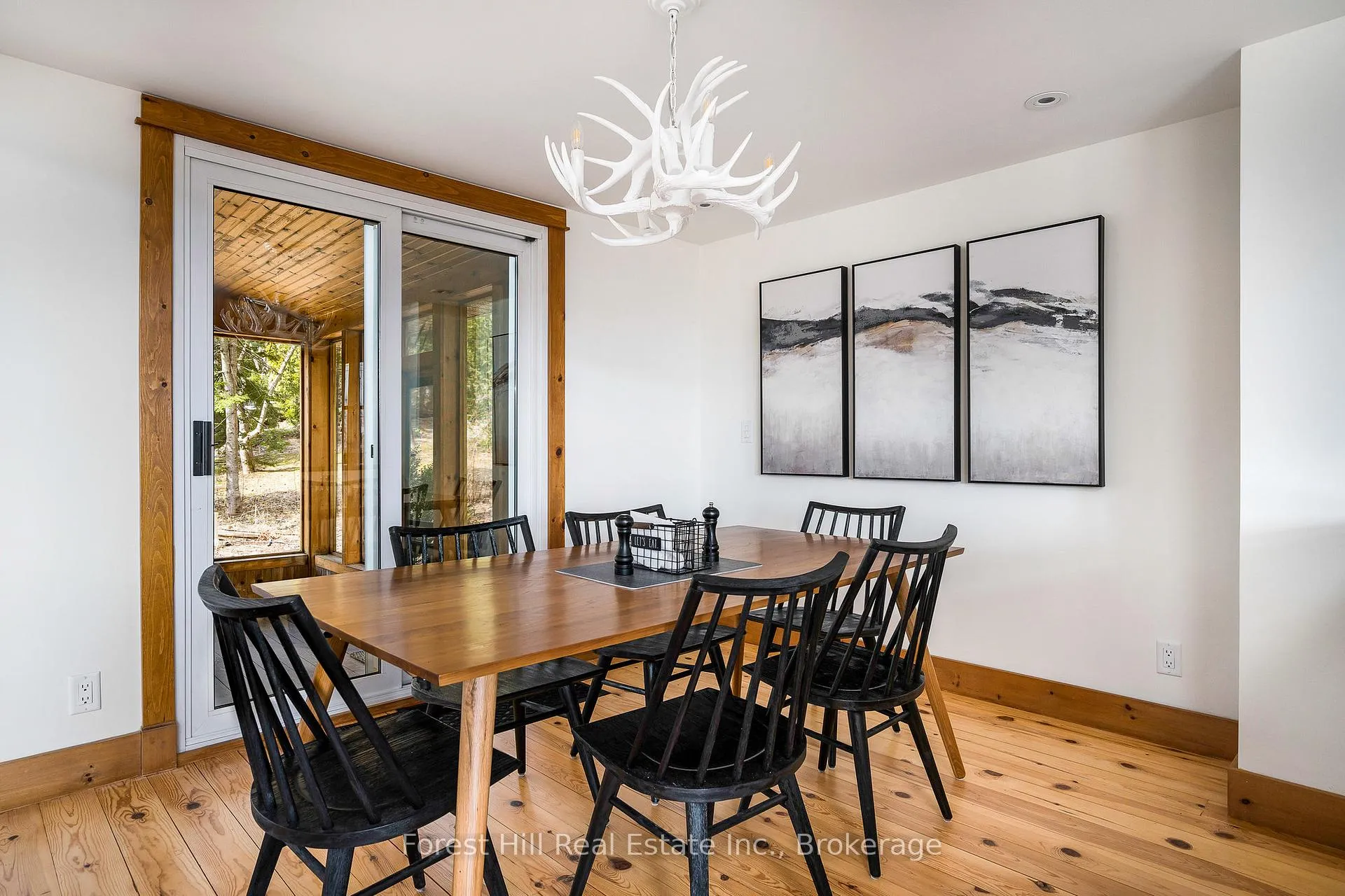 Photo 13 of 246 Northmount Crescent, Blue Mountains — HOMEH