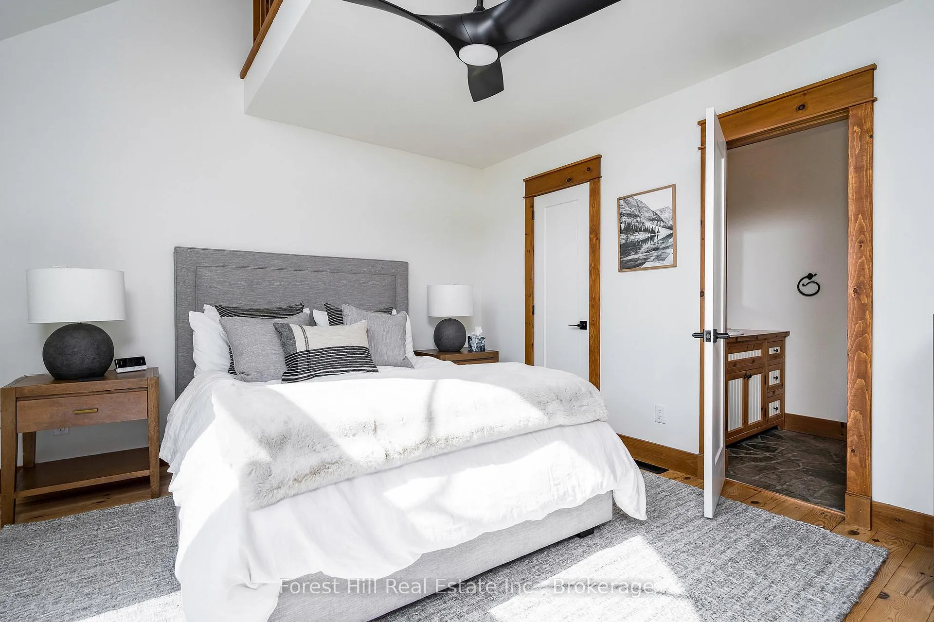 Photo 17 of 246 Northmount Crescent, Blue Mountains — HOMEH