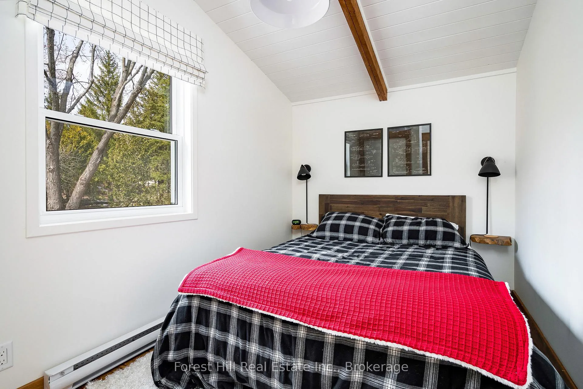 Photo 20 of 246 Northmount Crescent, Blue Mountains — HOMEH