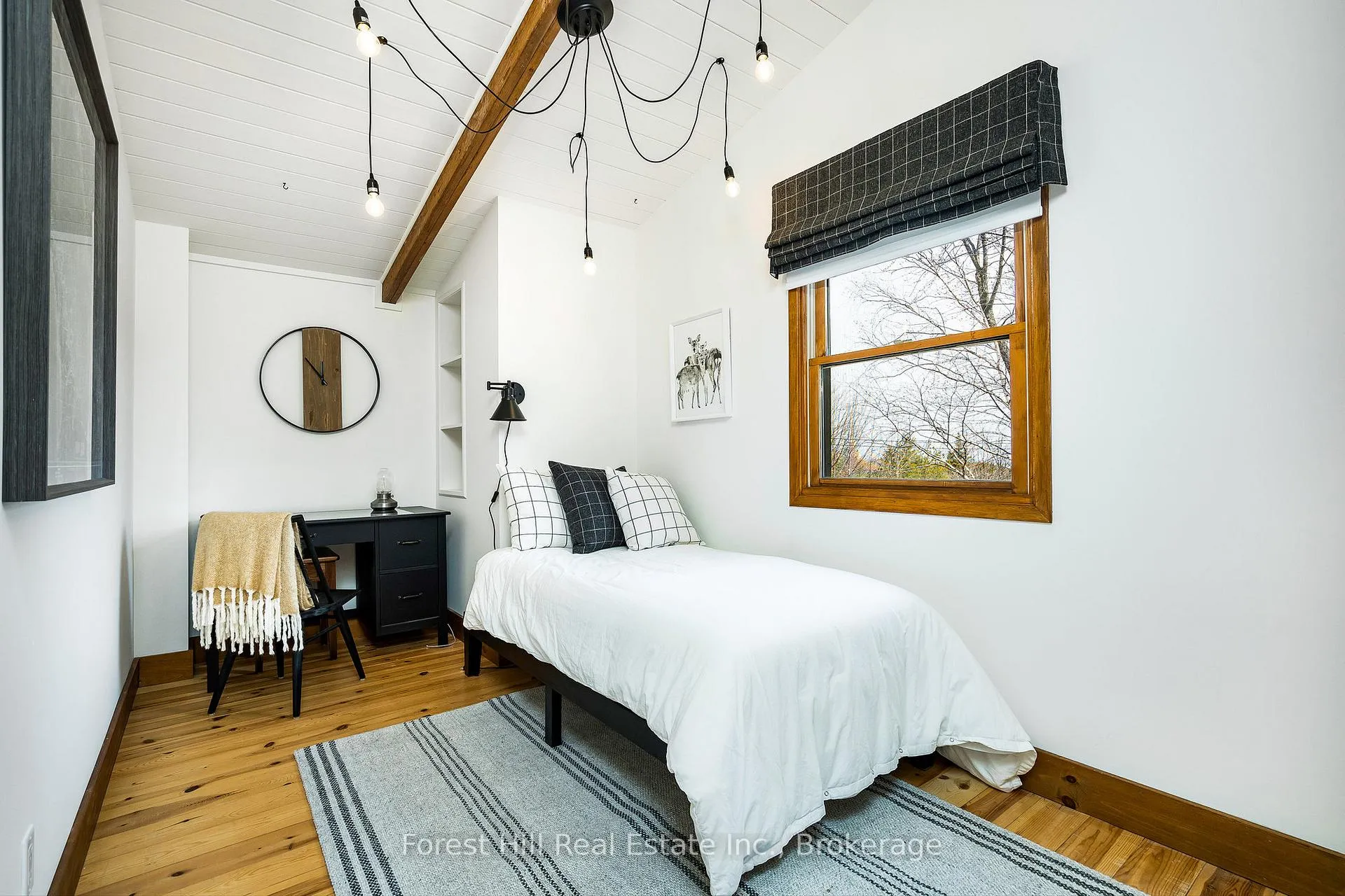 Photo 22 of 246 Northmount Crescent, Blue Mountains — HOMEH