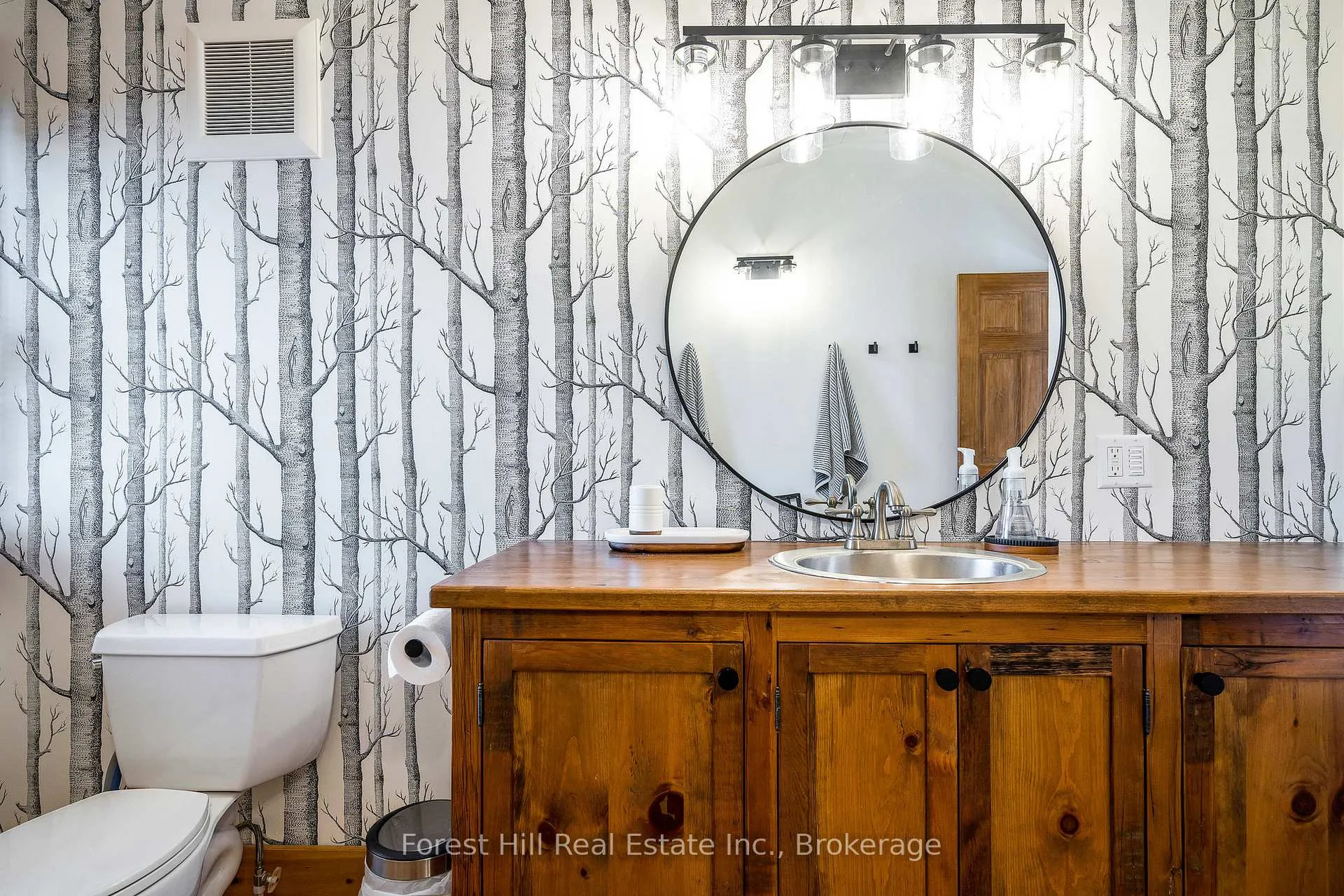 Photo 24 of 246 Northmount Crescent, Blue Mountains — HOMEH