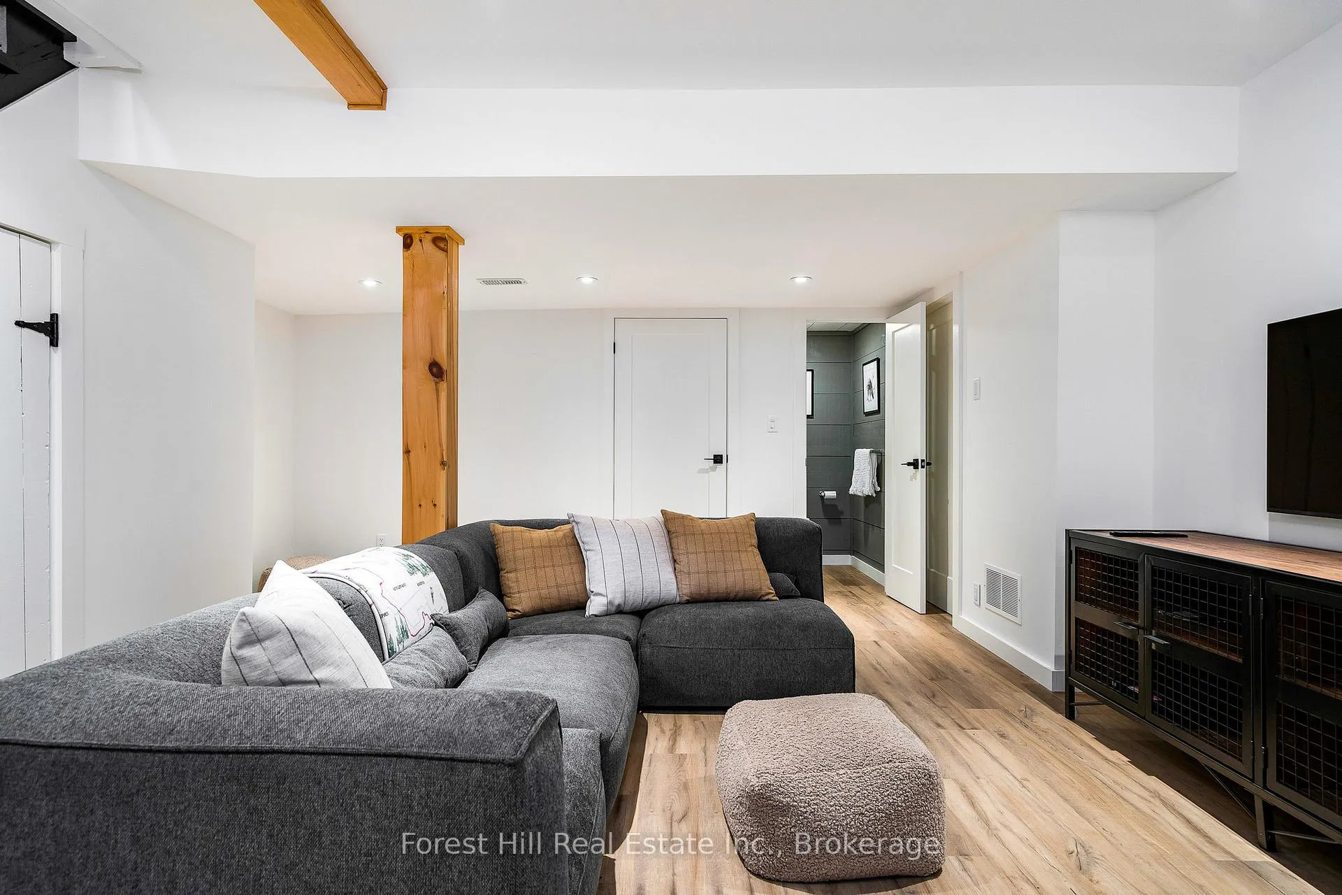 Photo 30 of 246 Northmount Crescent, Blue Mountains — HOMEH