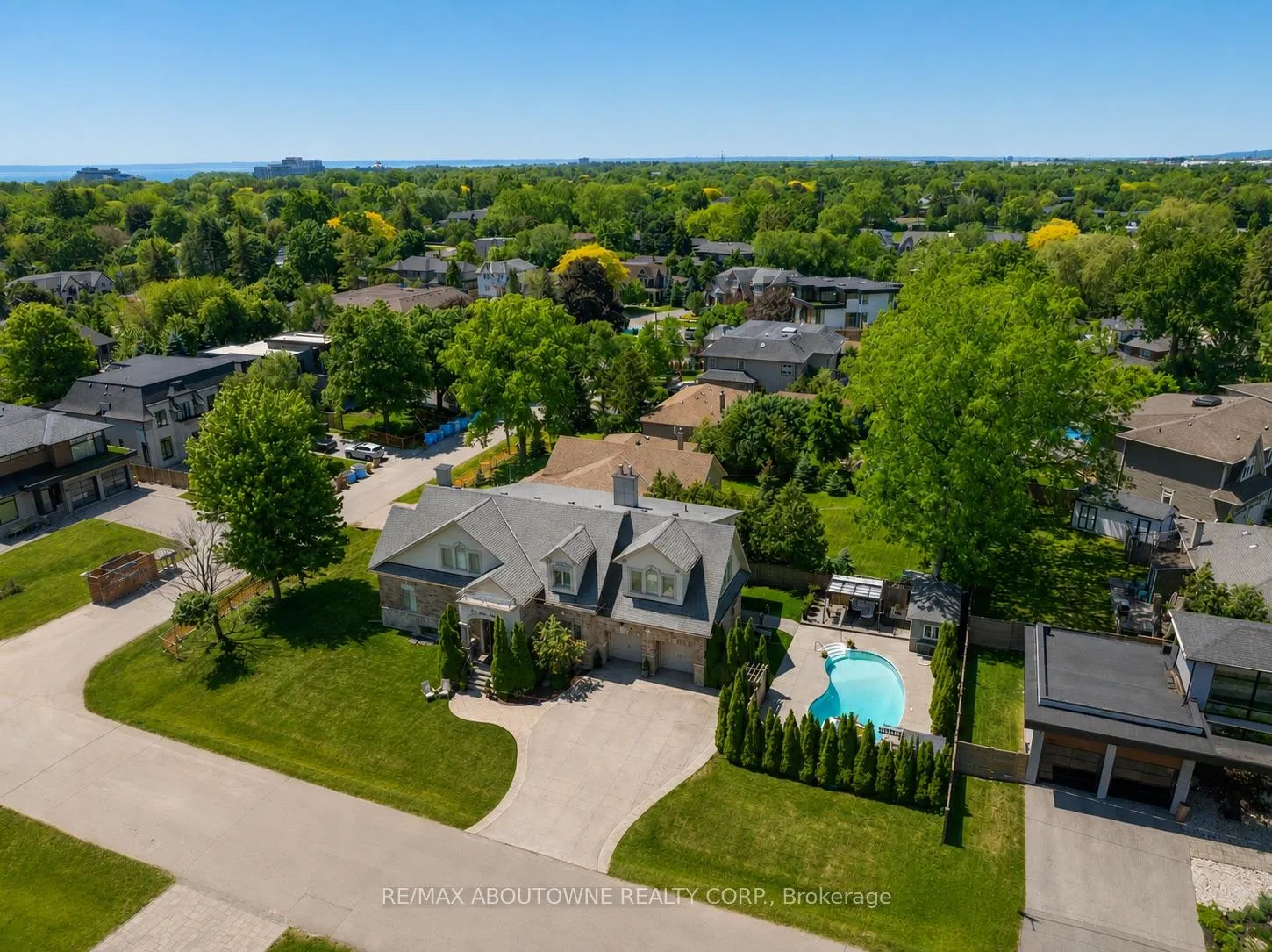 Photo of 390 Seaton Drive
