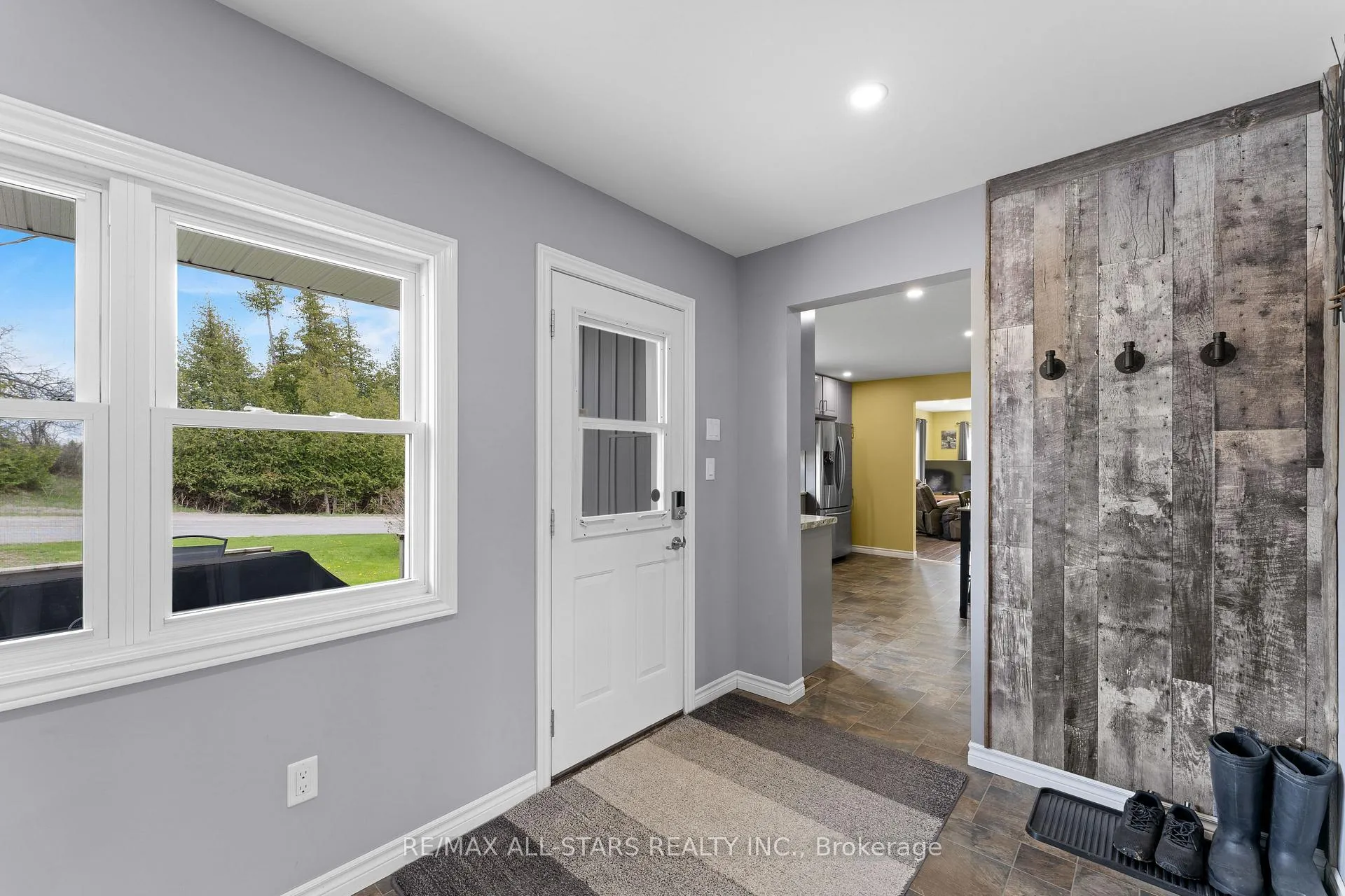 Photo 9 of 255 County Rd 30, Kawartha Lakes, Verulam — HOMEH