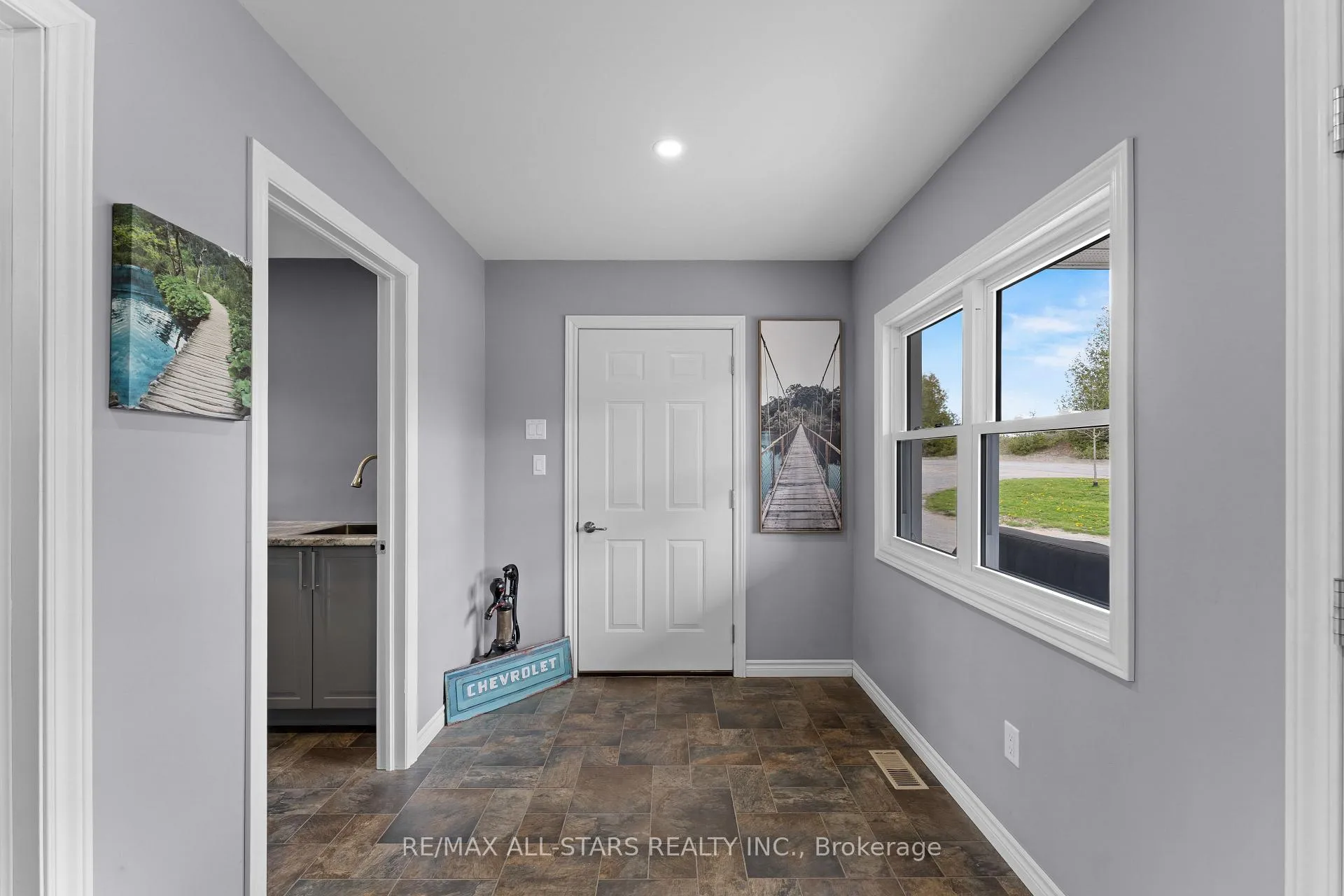 Photo 10 of 255 County Rd 30, Kawartha Lakes, Verulam — HOMEH