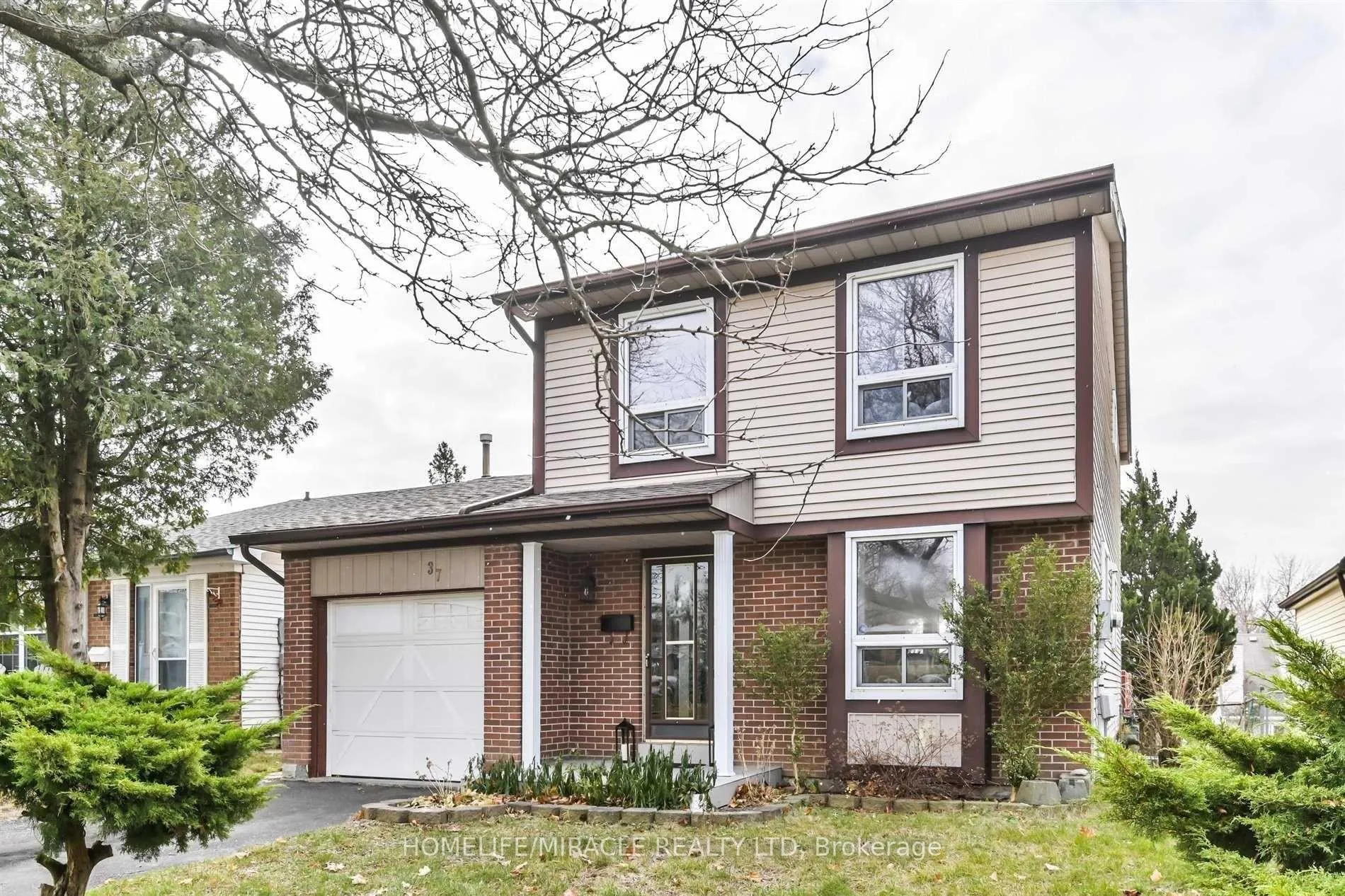 Photo 3 of 37 Banner Crescent, Ajax, South West — HOMEH