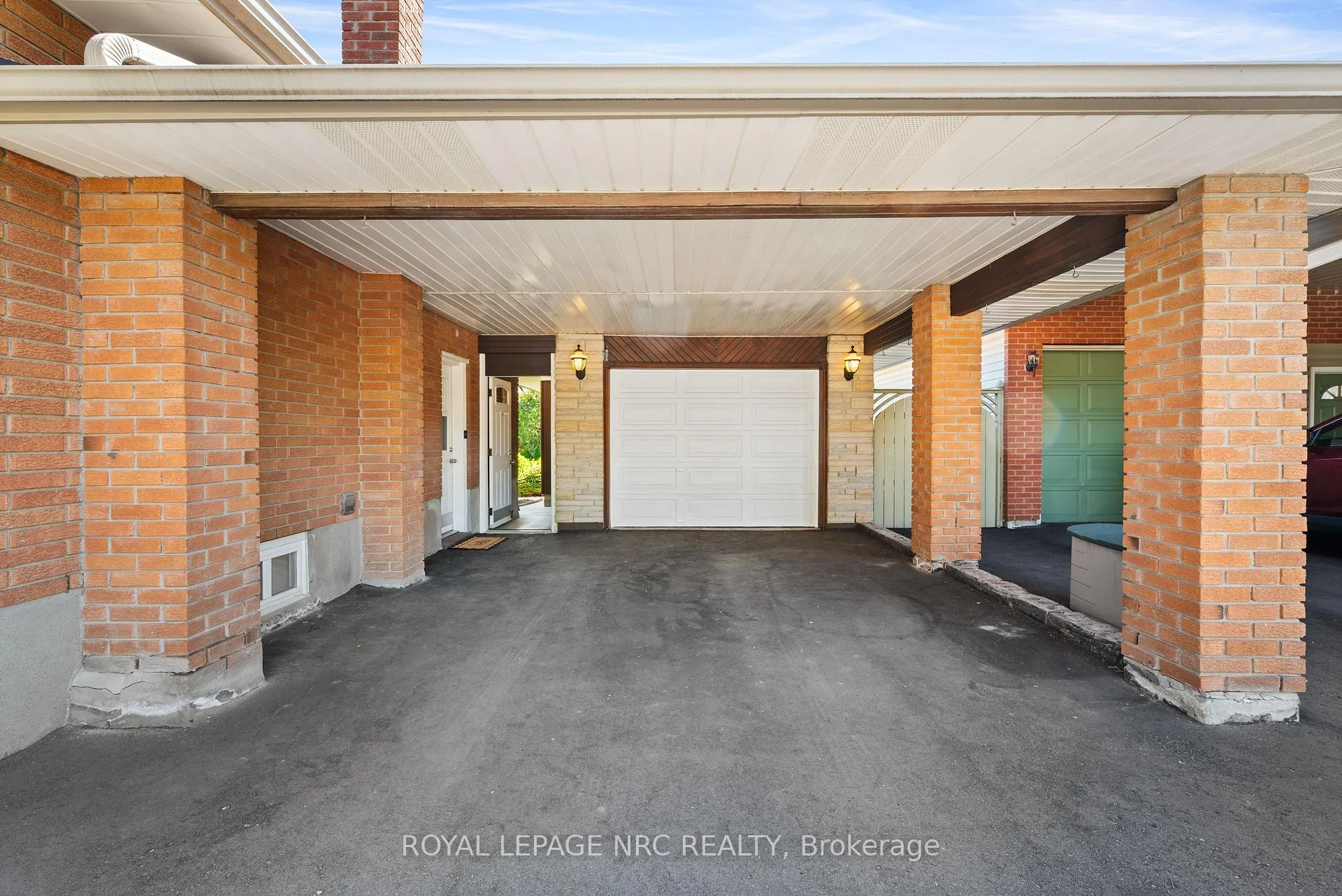 Photo 21 of 12 Glenview Avenue E, St. Catharines, Vine/Linwell — HOMEH