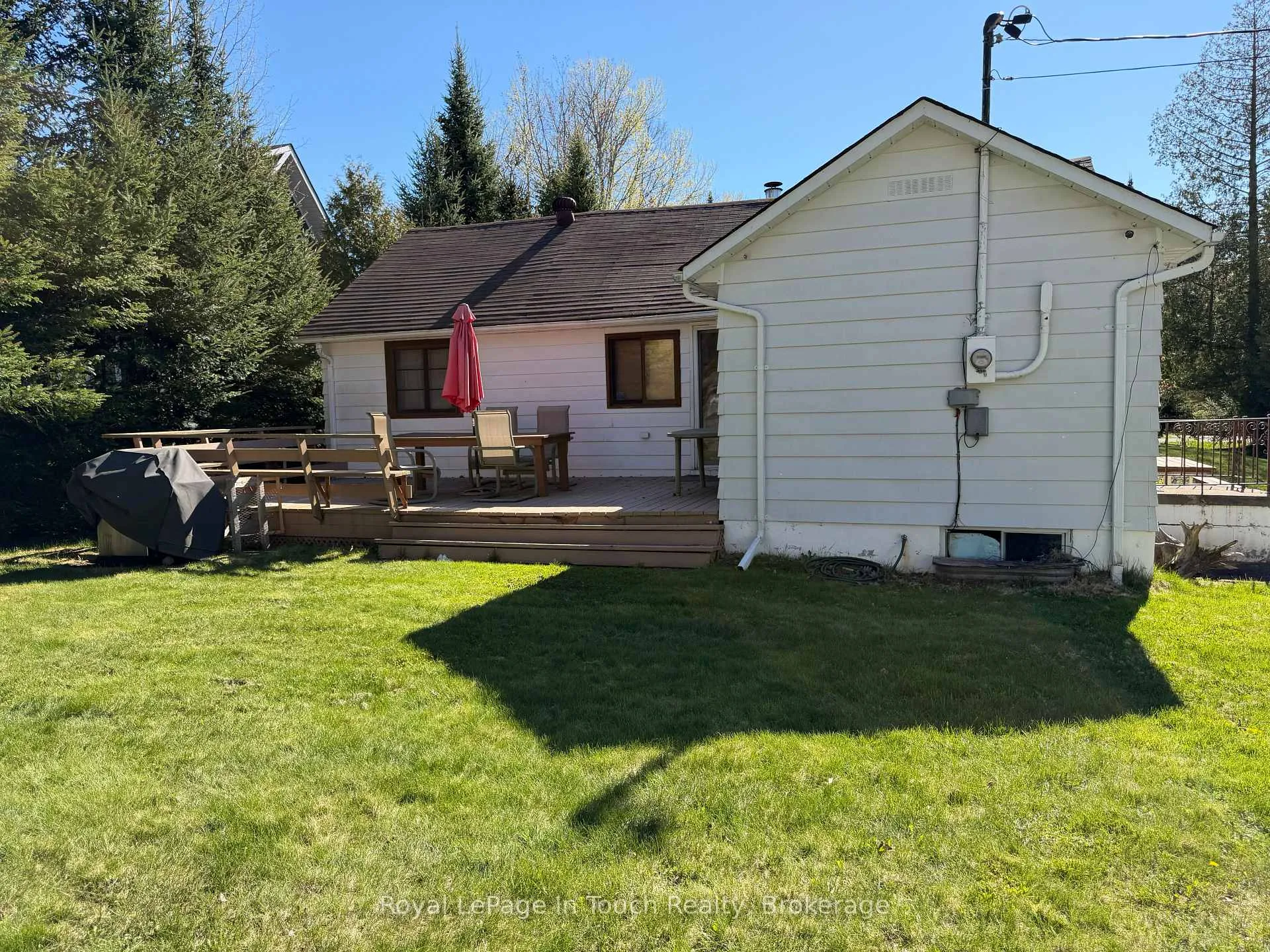 Photo 11 of 43 Winterset Avenue, Tiny, Rural Tiny — HOMEH