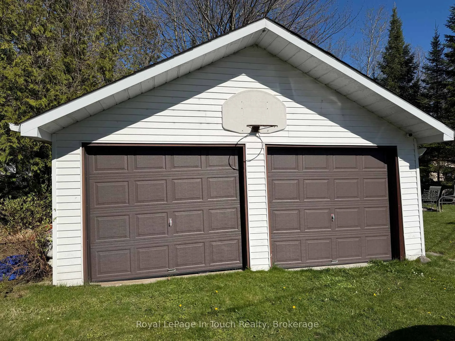 Photo 13 of 43 Winterset Avenue, Tiny, Rural Tiny — HOMEH